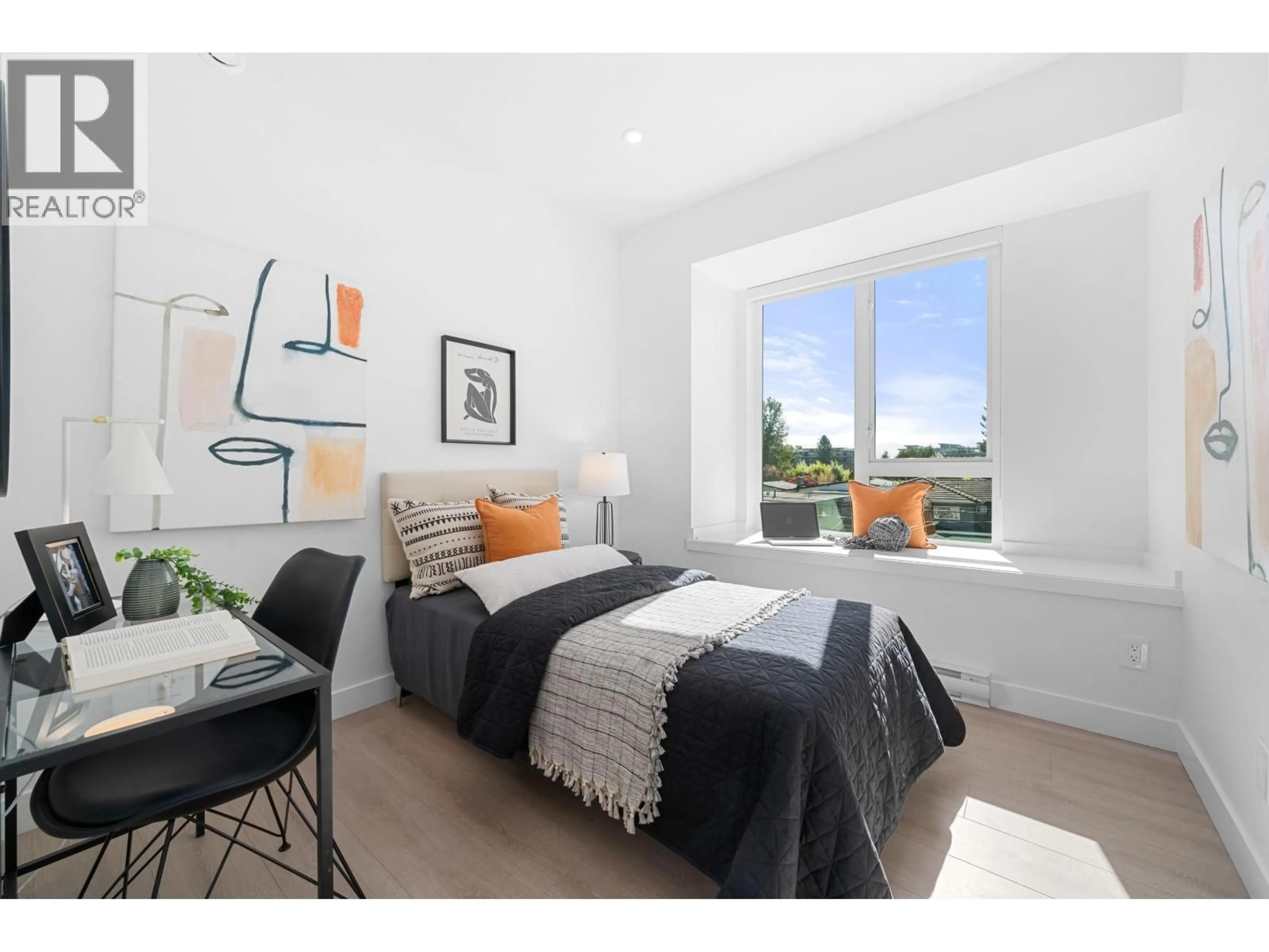 A pic of a room for 207 - 7161 17TH AVENUE, Burnaby British Columbia V3N0K1