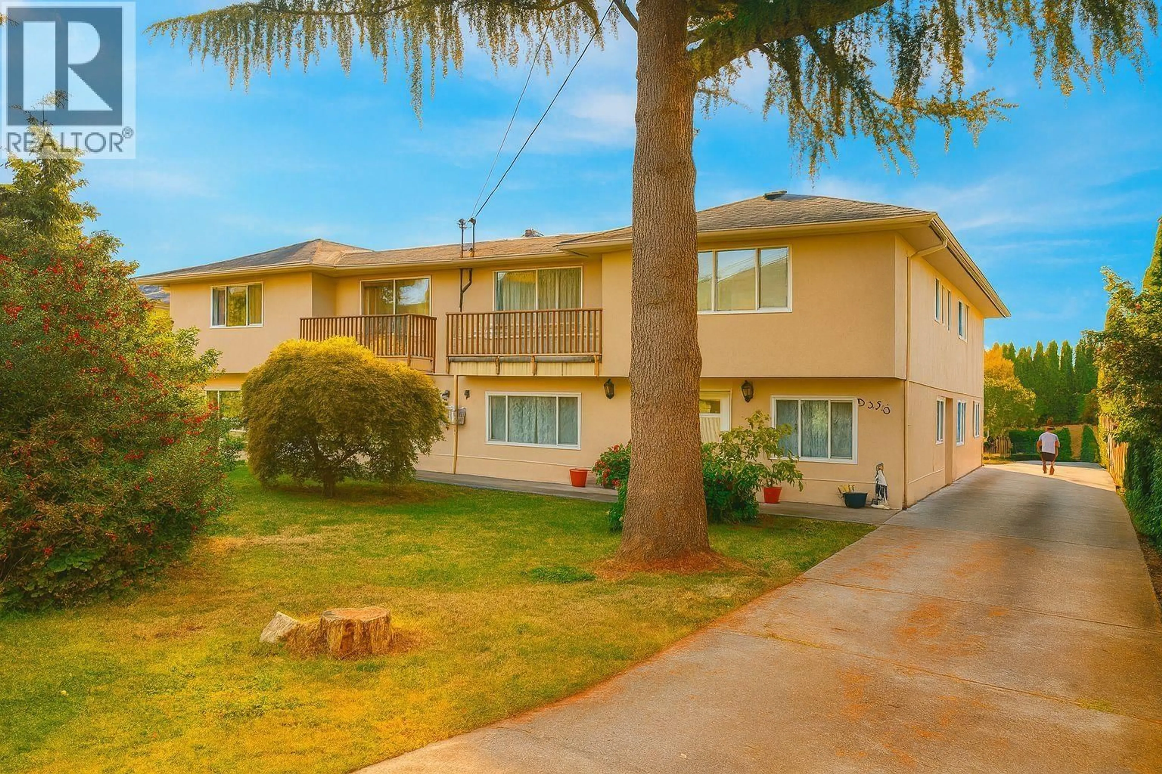 Patio, street for 9520 BLUNDELL ROAD, Richmond British Columbia V6Y1K6