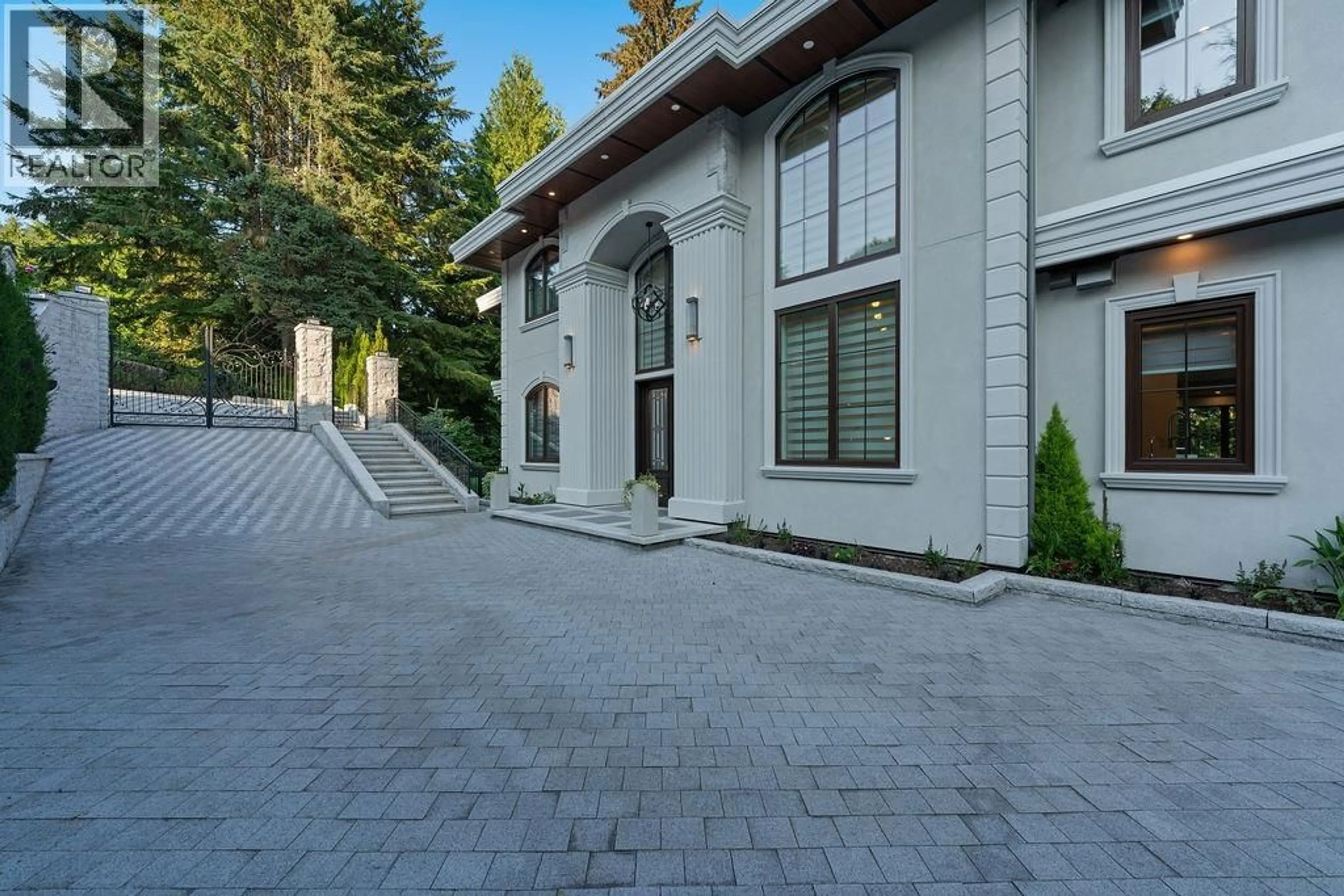 Unknown for 558 GLENROSS ROAD, West Vancouver British Columbia V7S1L5