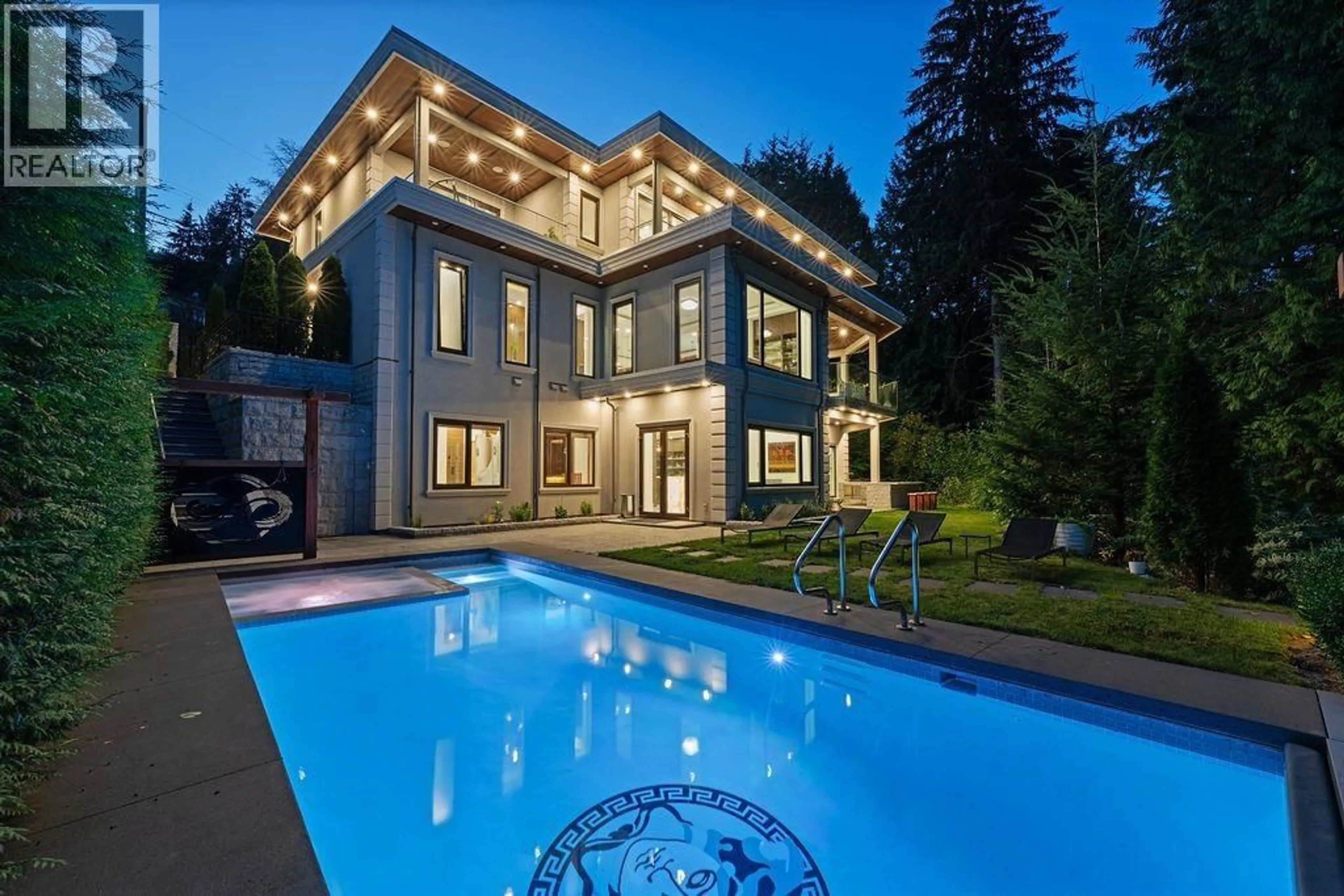 Pool for 558 GLENROSS ROAD, West Vancouver British Columbia V7S1L5