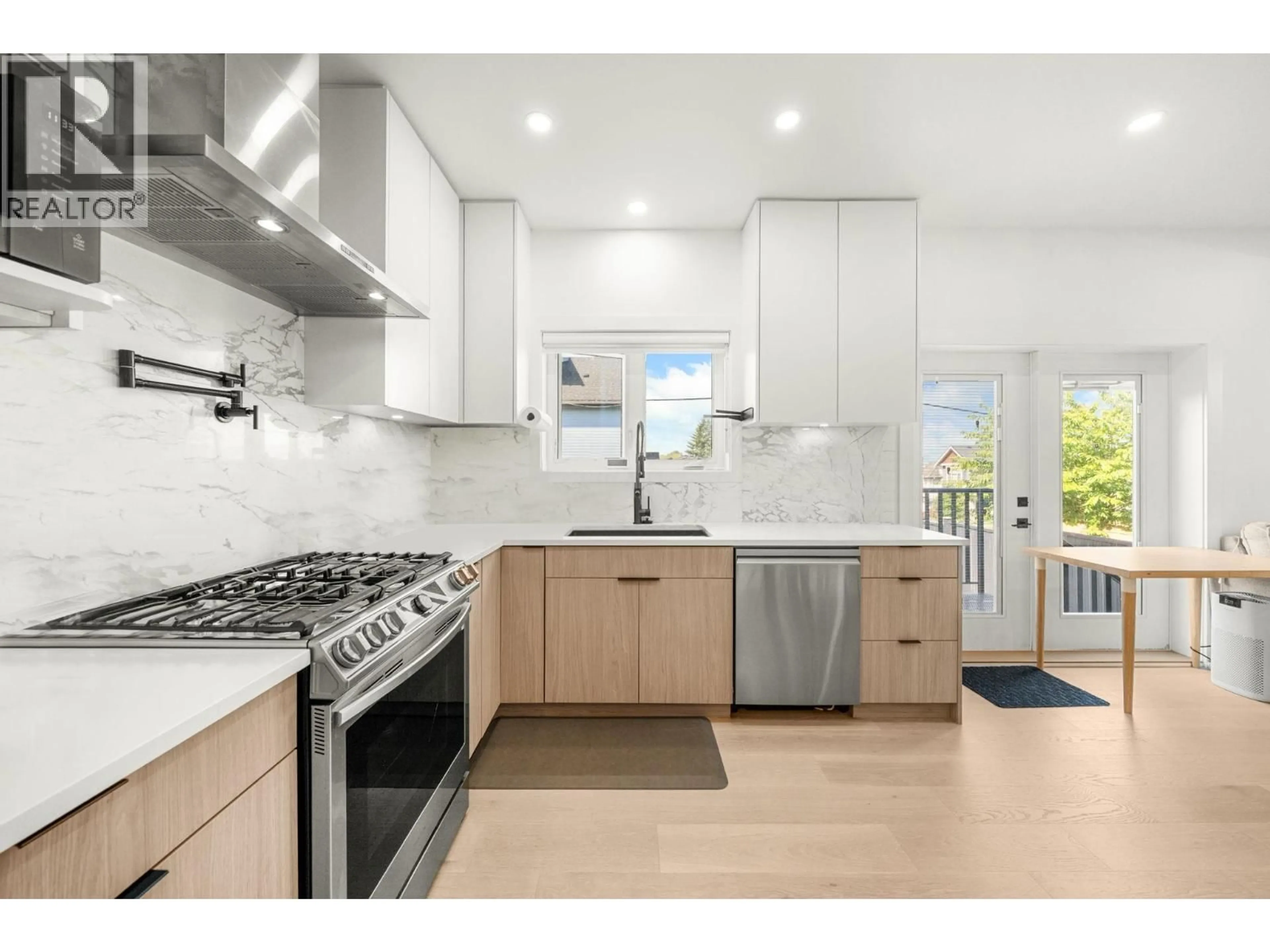 Contemporary kitchen, unknown for 3192 23RD AVENUE, Vancouver British Columbia V5R2G5