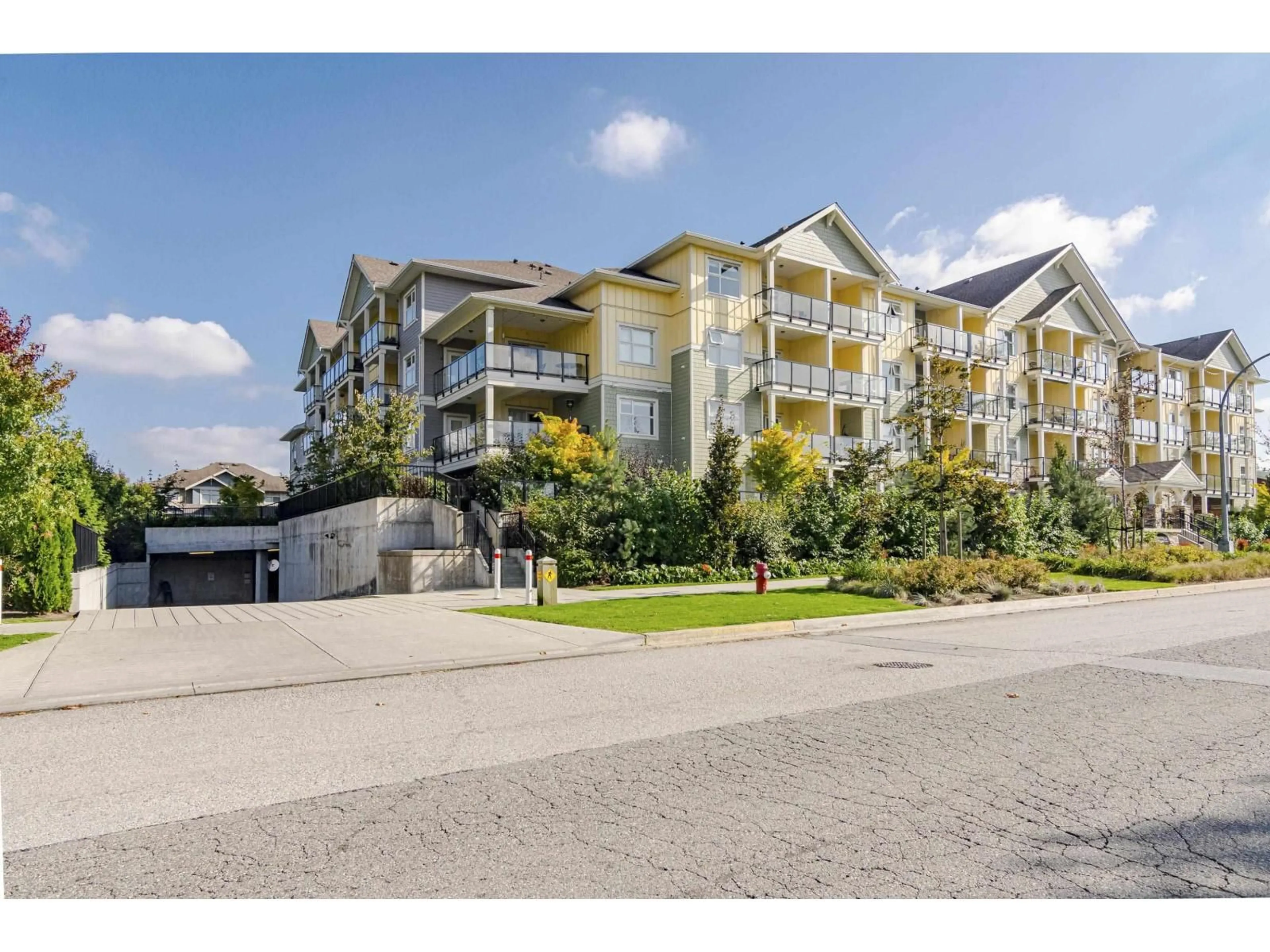 Unknown for 305 - 5020 221A, Langley British Columbia V2Y0V5