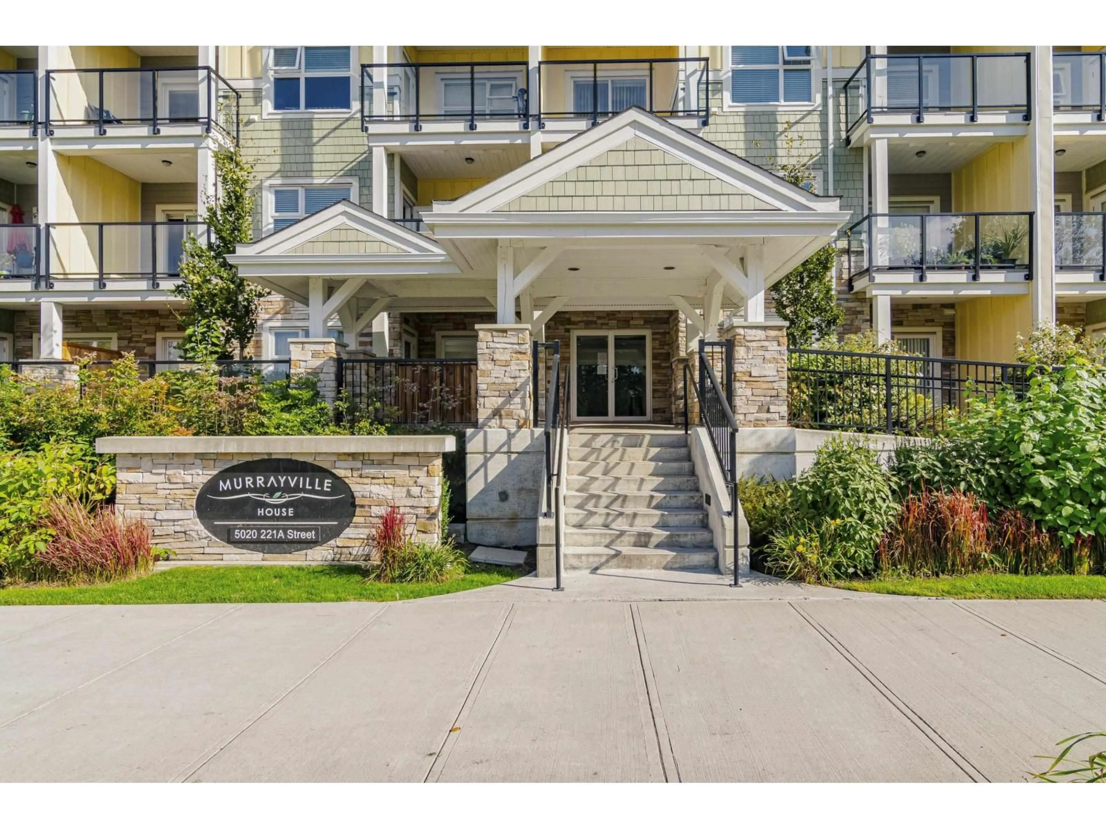 Indoor entryway for 305 - 5020 221A, Langley British Columbia V2Y0V5