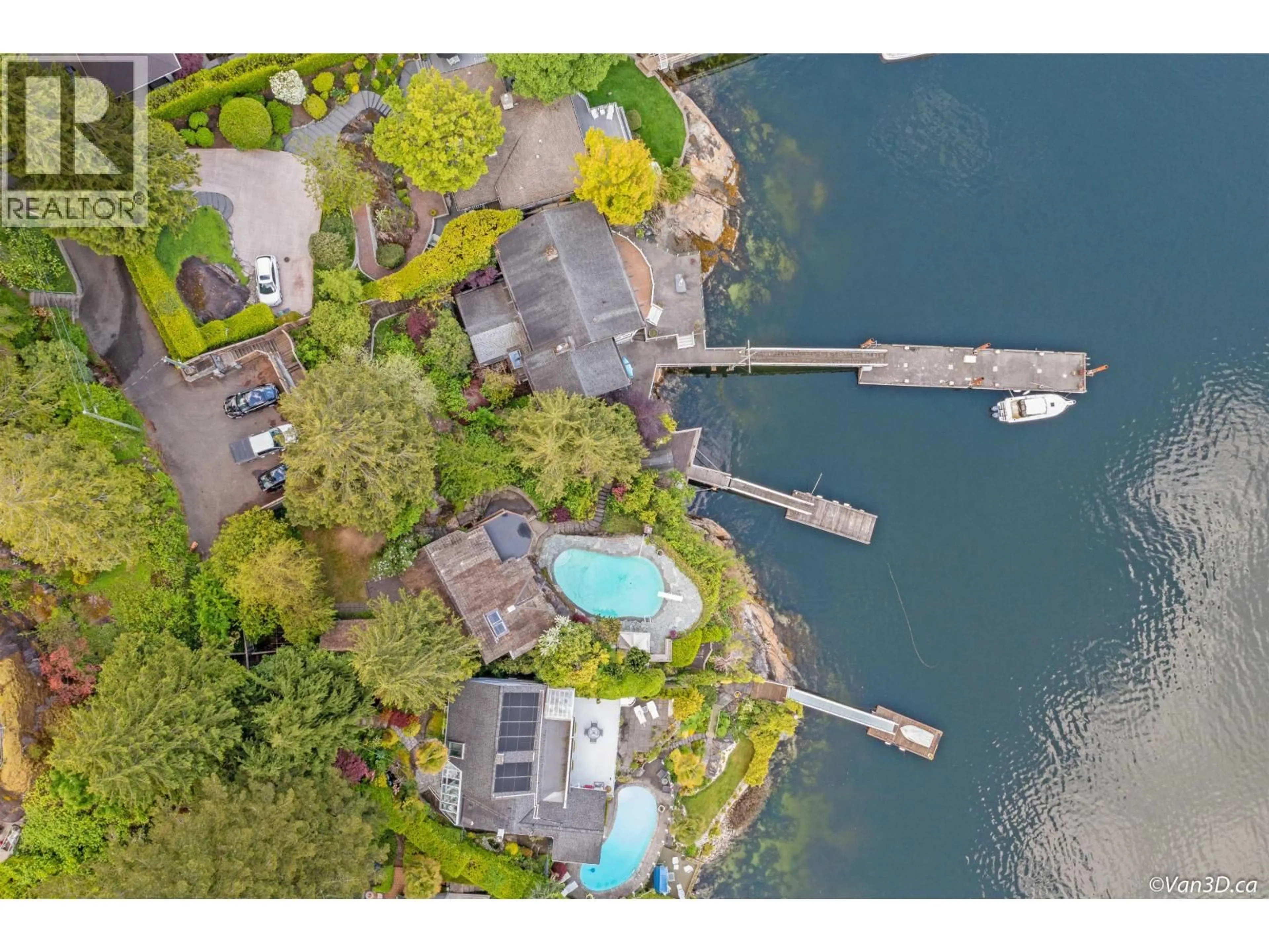 A pic from outside/outdoor area/front of a property/back of a property/a pic from drone, water/lake/river/ocean view for 4541 STONEHAVEN AVENUE, North Vancouver British Columbia V0V0V0
