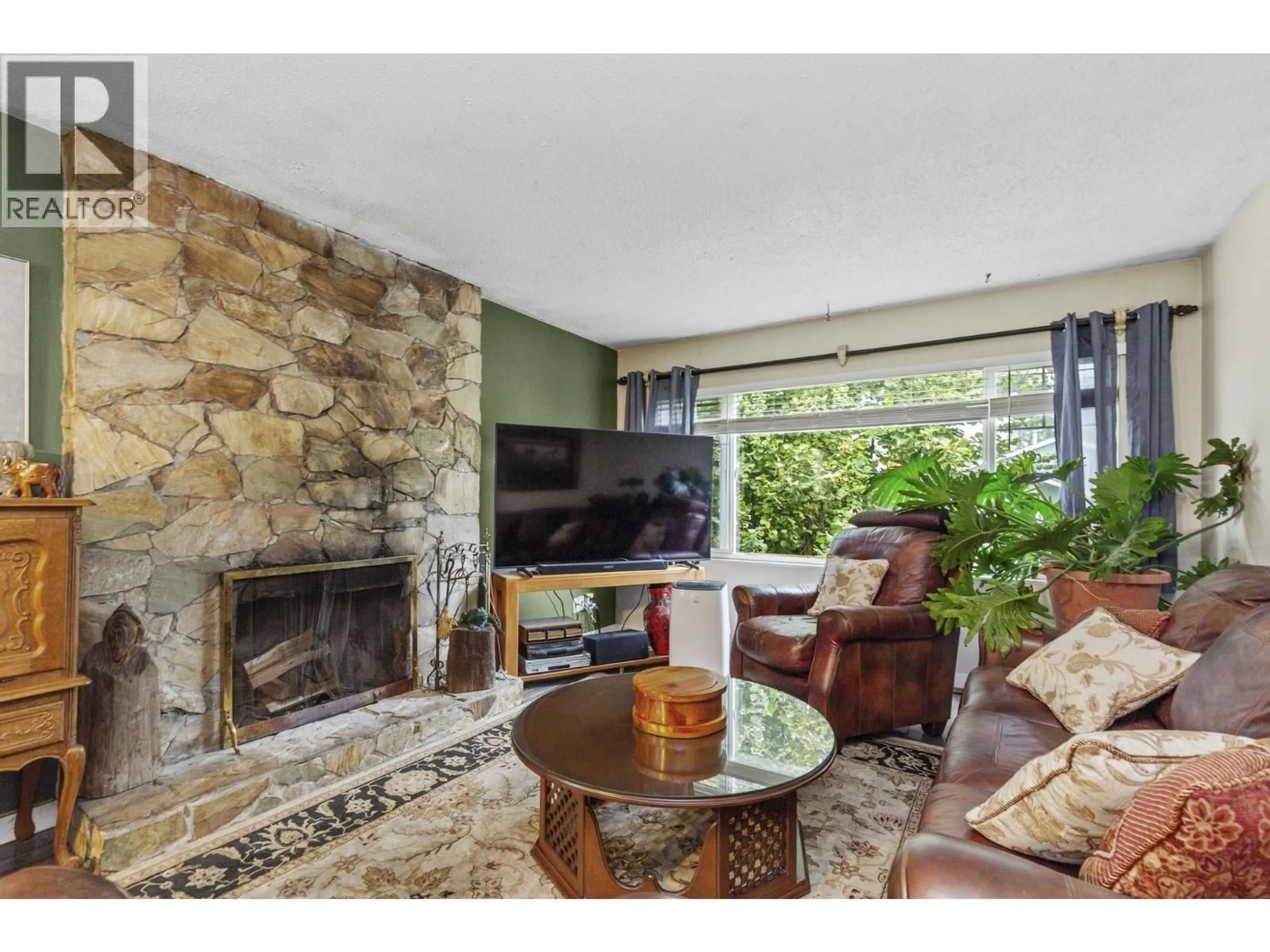 Living room with furniture, unknown for 3230 BALLENAS COURT, Coquitlam British Columbia V3E1T5