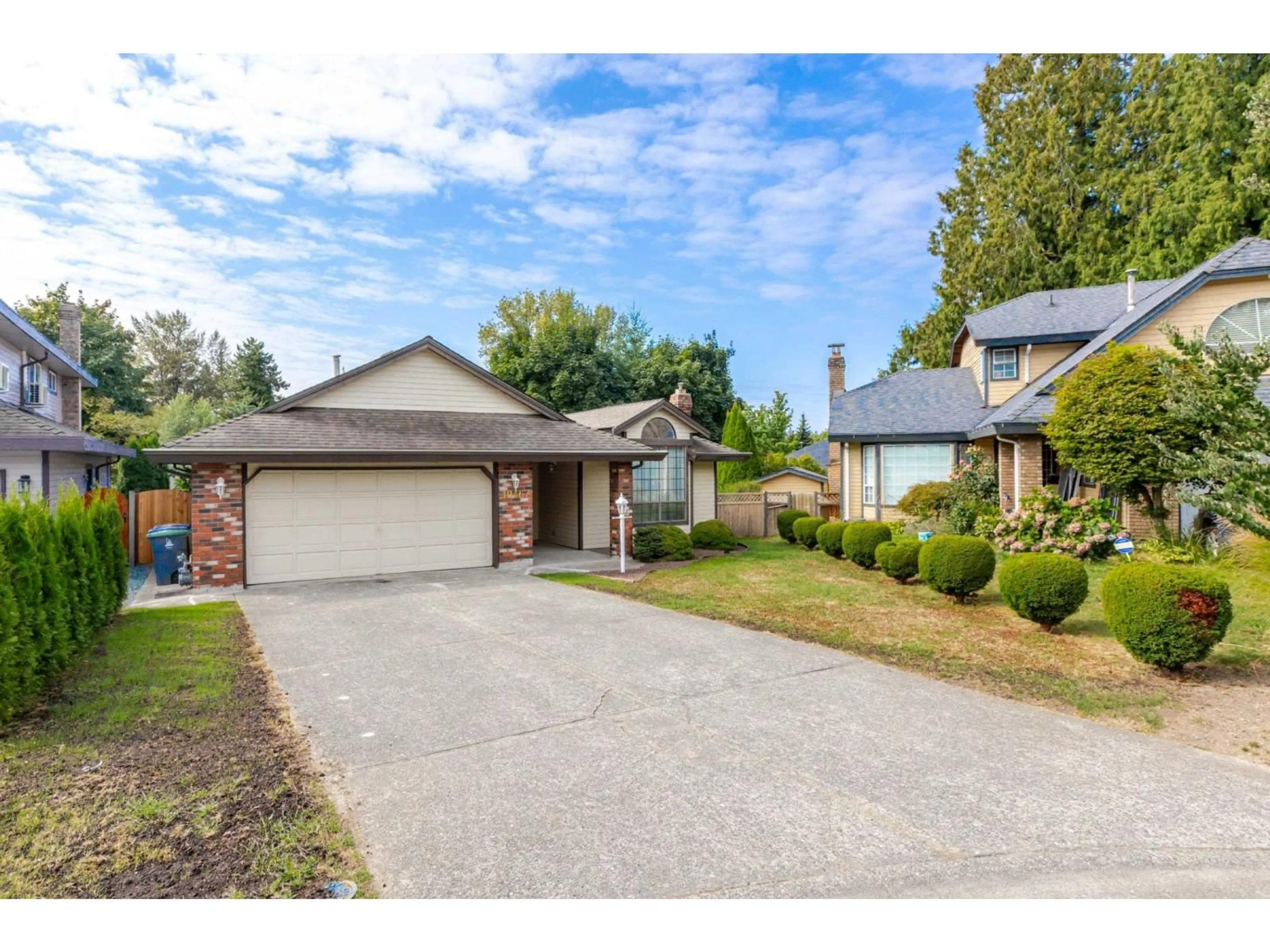 A pic from outside/outdoor area/front of a property/back of a property/a pic from drone, street for 10467 GLENBROOK, Surrey British Columbia V4N1W9