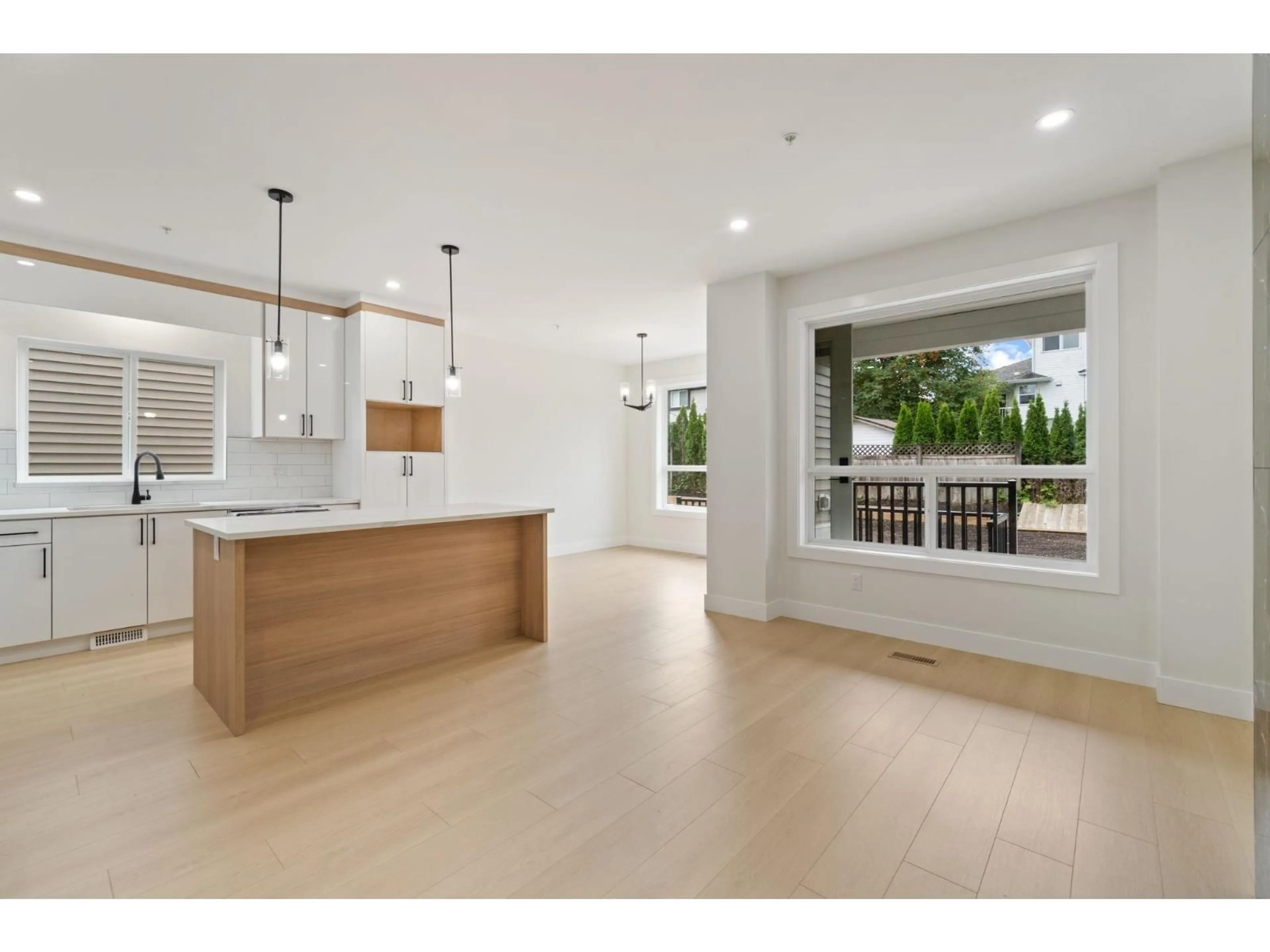 Open concept kitchen, unknown for 32514 HIGGINBOTTOM, Mission British Columbia V2V2T7