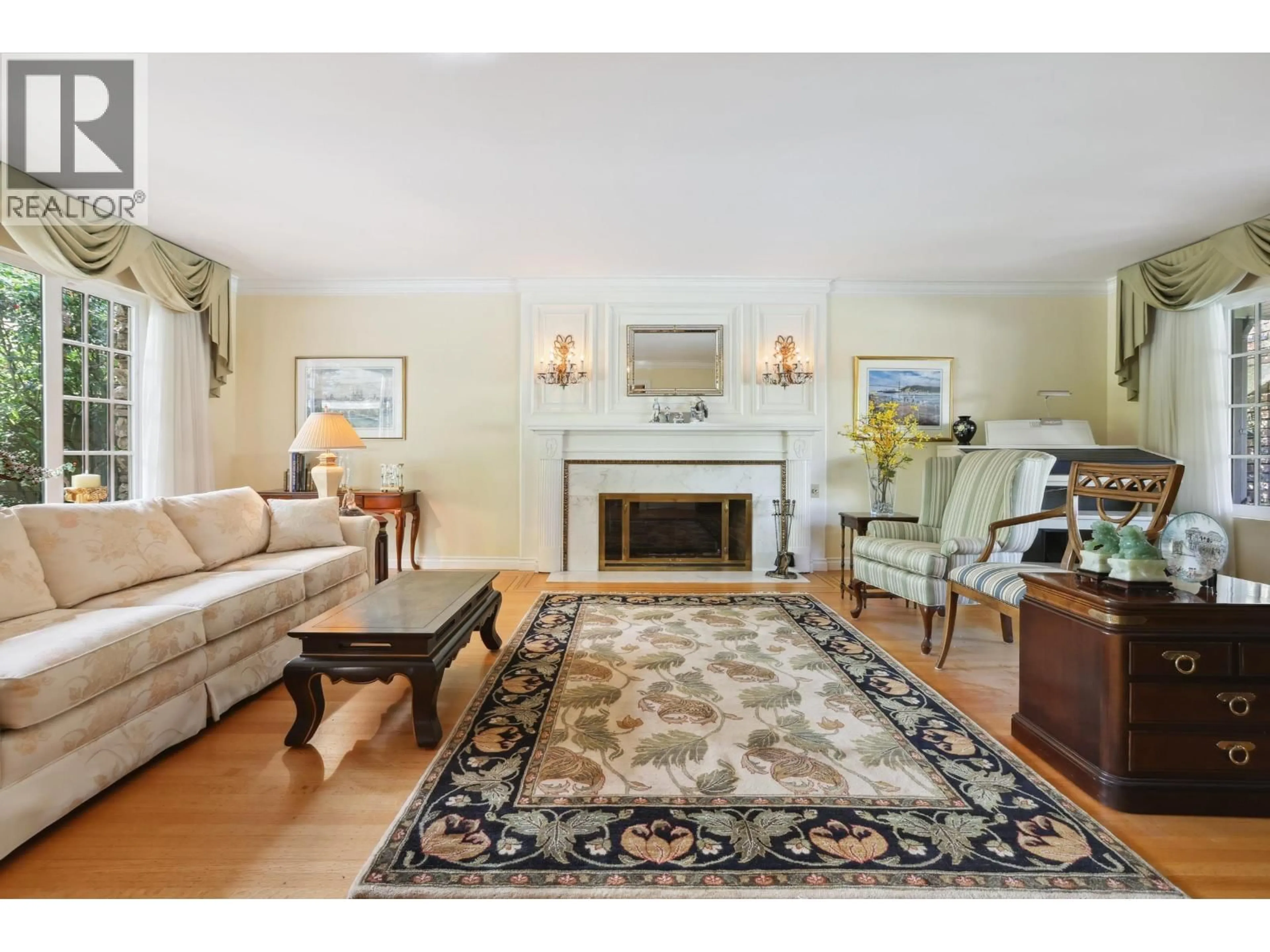 Living room with furniture, carpet floor for 6865 BALSAM STREET, Vancouver British Columbia V6P5W9