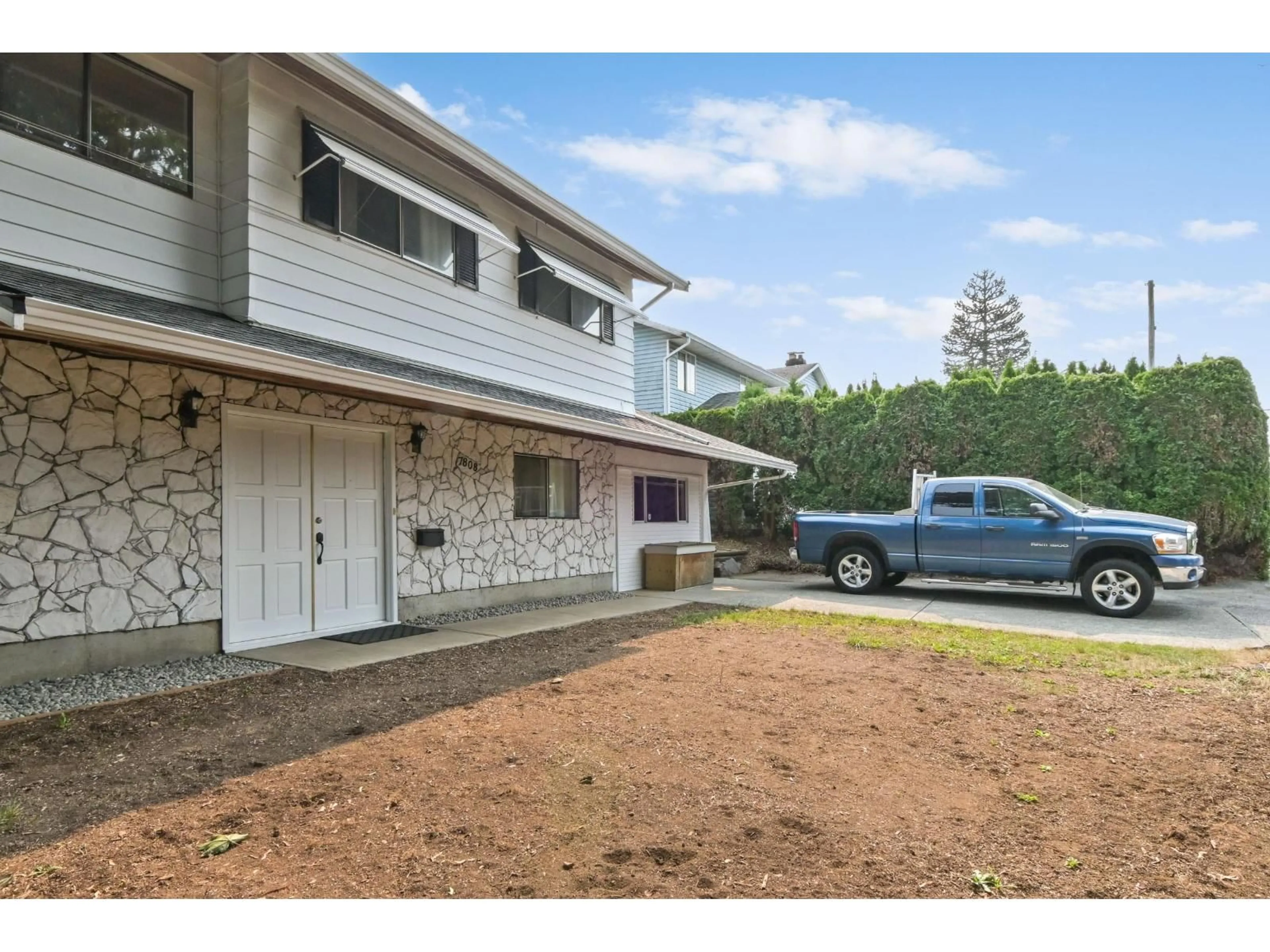 Home with vinyl exterior material, street for 7808 HORNE, Mission British Columbia V2V3Z1
