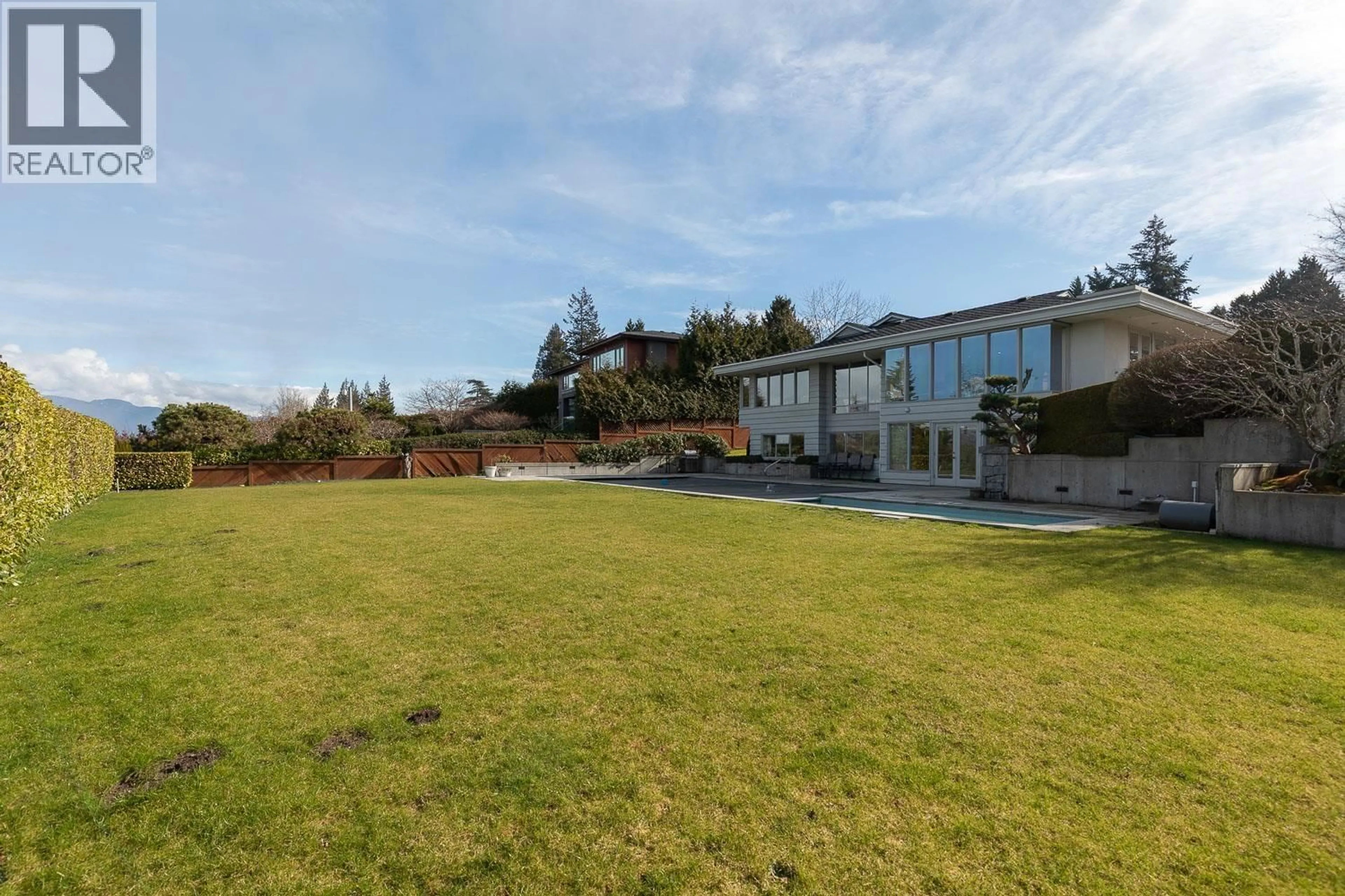 A pic from outside/outdoor area/front of a property/back of a property/a pic from drone, unknown for 1516 WESBROOK CRESCENT, Vancouver British Columbia V6T1V8