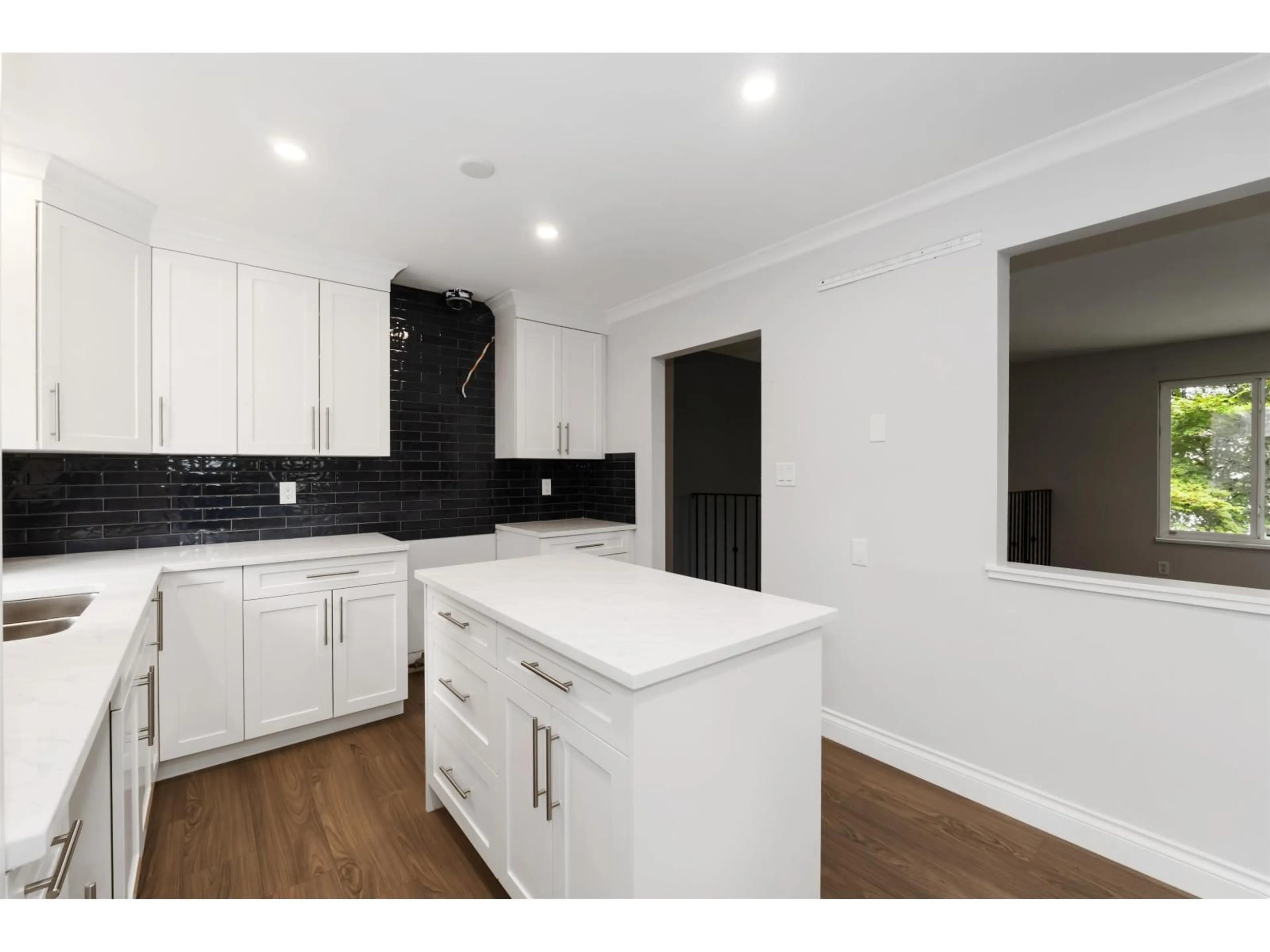 Open concept kitchen, unknown for 20784 48, Langley British Columbia V3A3L8
