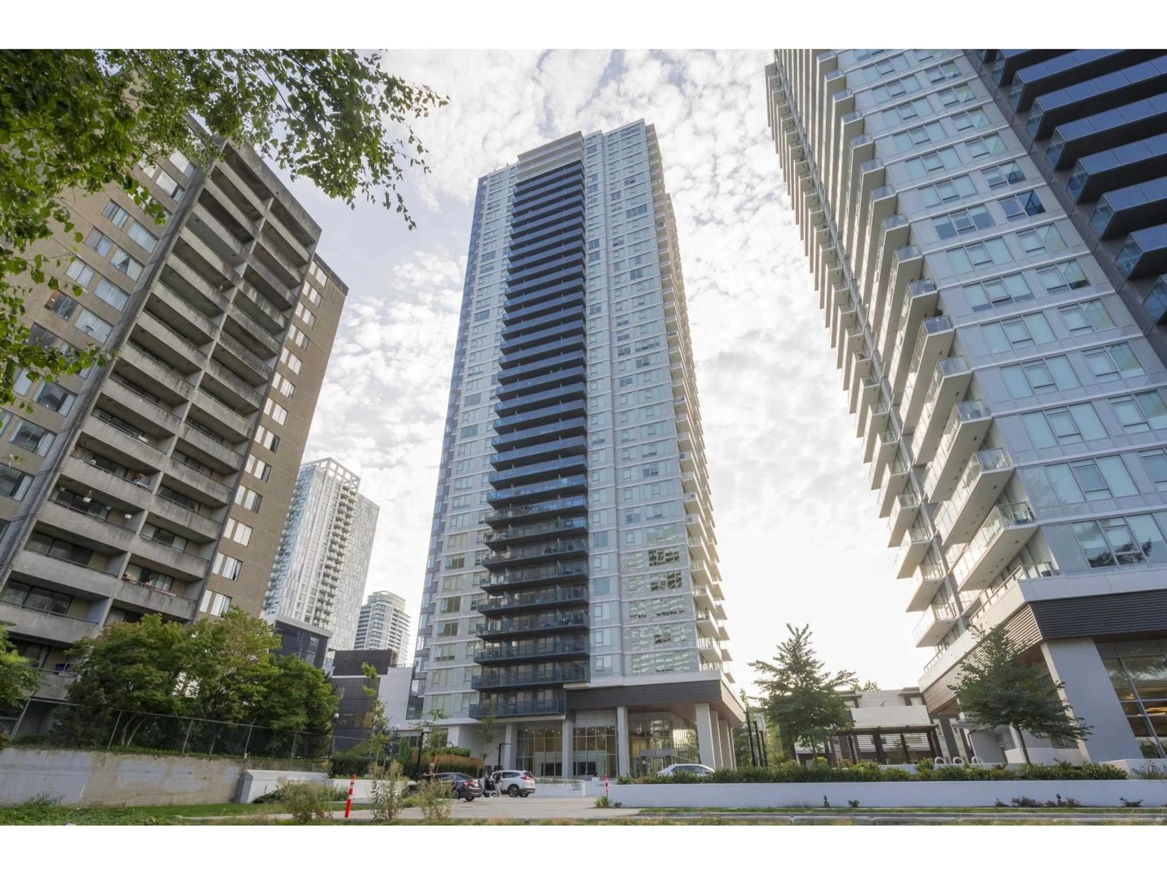 Unknown for 3801 - 10448 UNIVERSITY, Surrey British Columbia V3T0S7