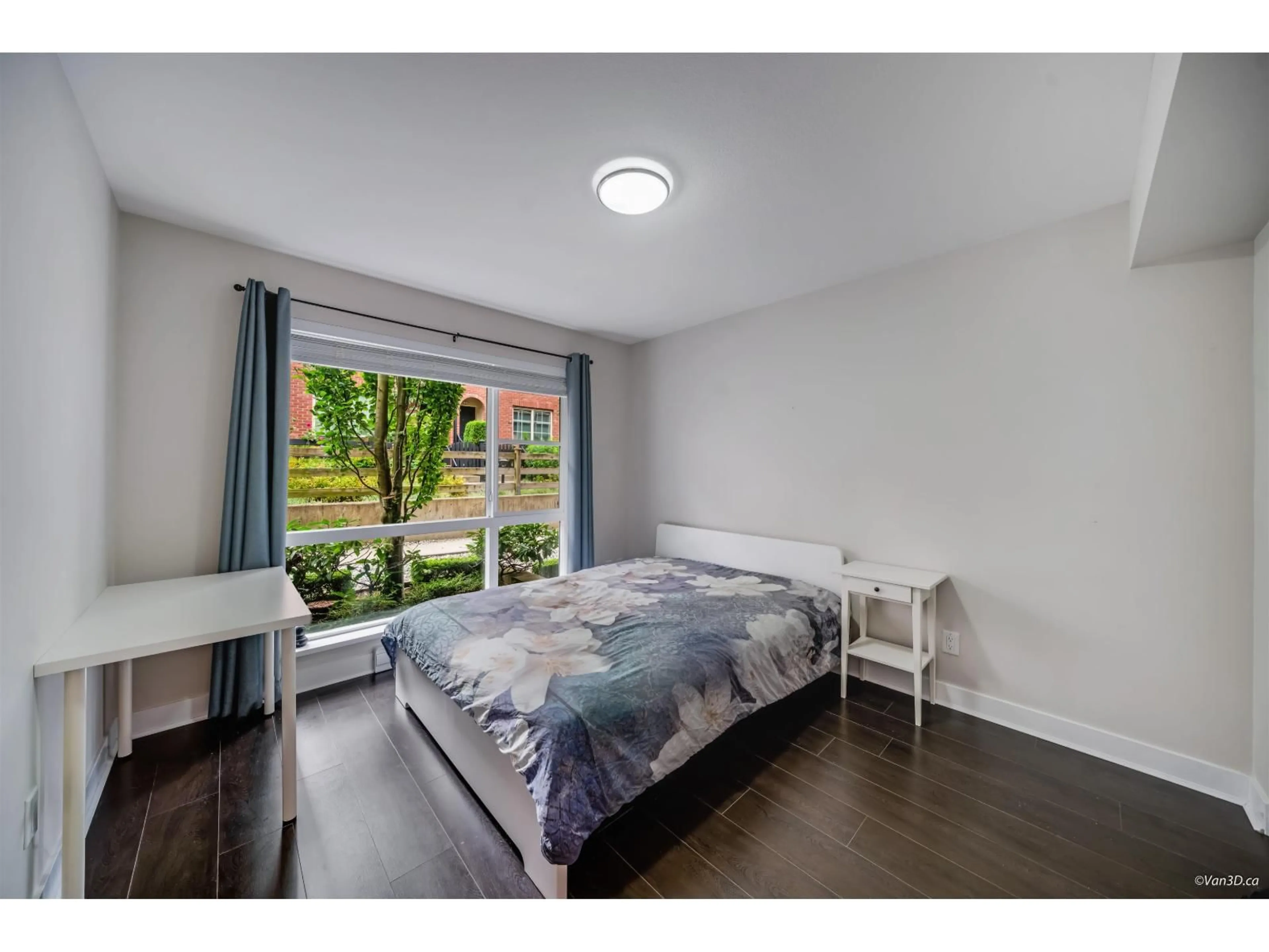 Bedroom with bed, wood/laminate floor for 98 - 16222 23A, Surrey British Columbia V3Z6P4