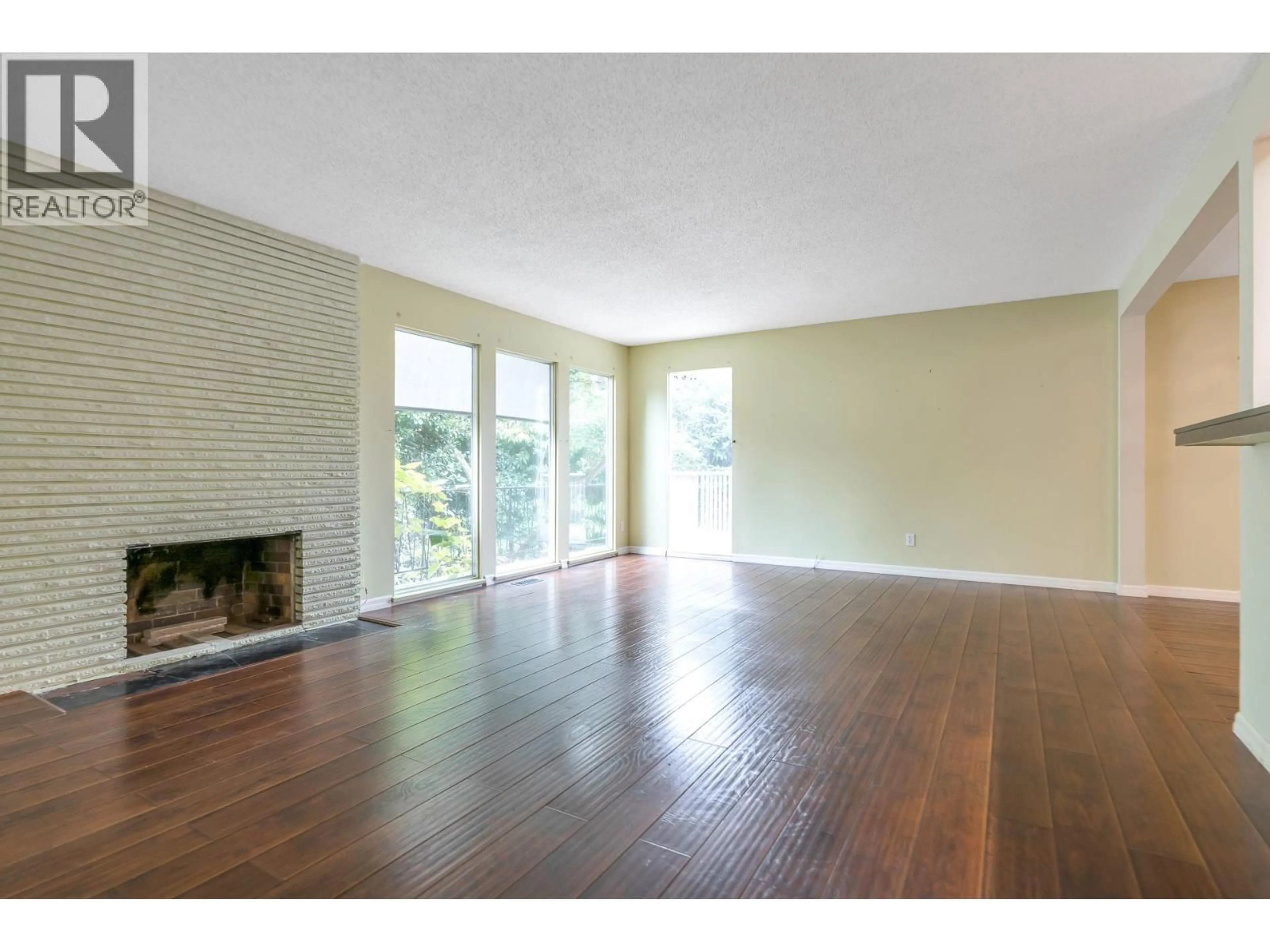 A pic of a room for 4853 6 AVENUE, Delta British Columbia V4M1L2