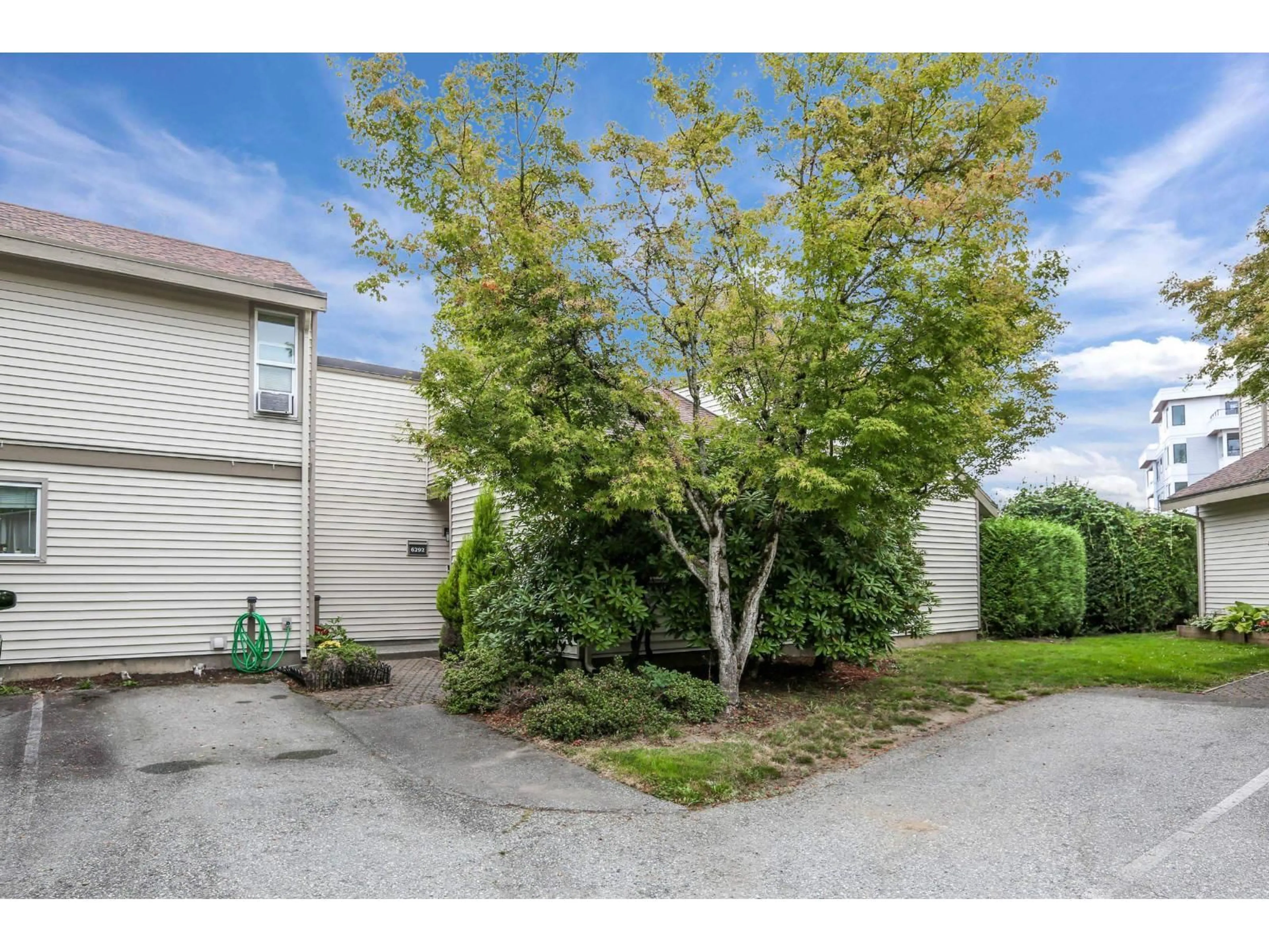 A pic from outside/outdoor area/front of a property/back of a property/a pic from drone, street for 6292 W GREENSIDE, Surrey British Columbia V3S5M8