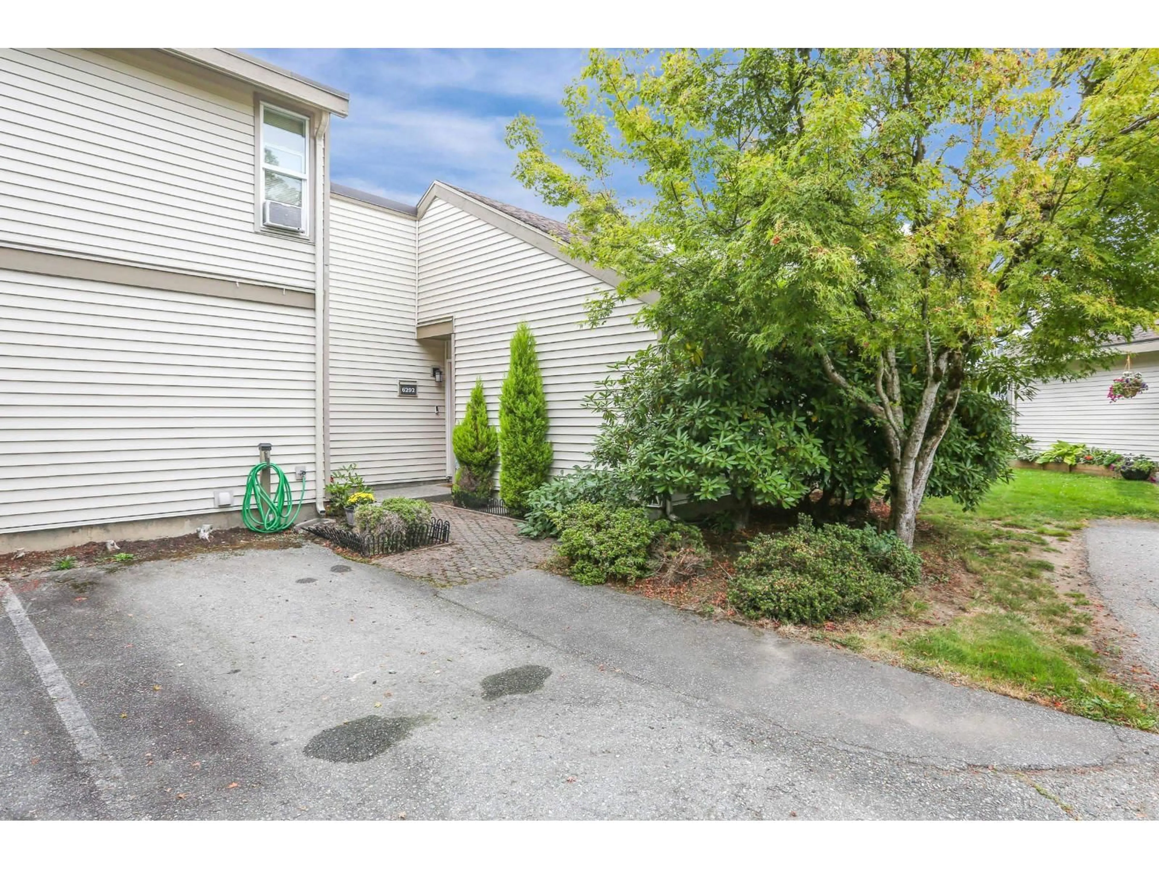 Unknown for 6292 W GREENSIDE, Surrey British Columbia V3S5M8