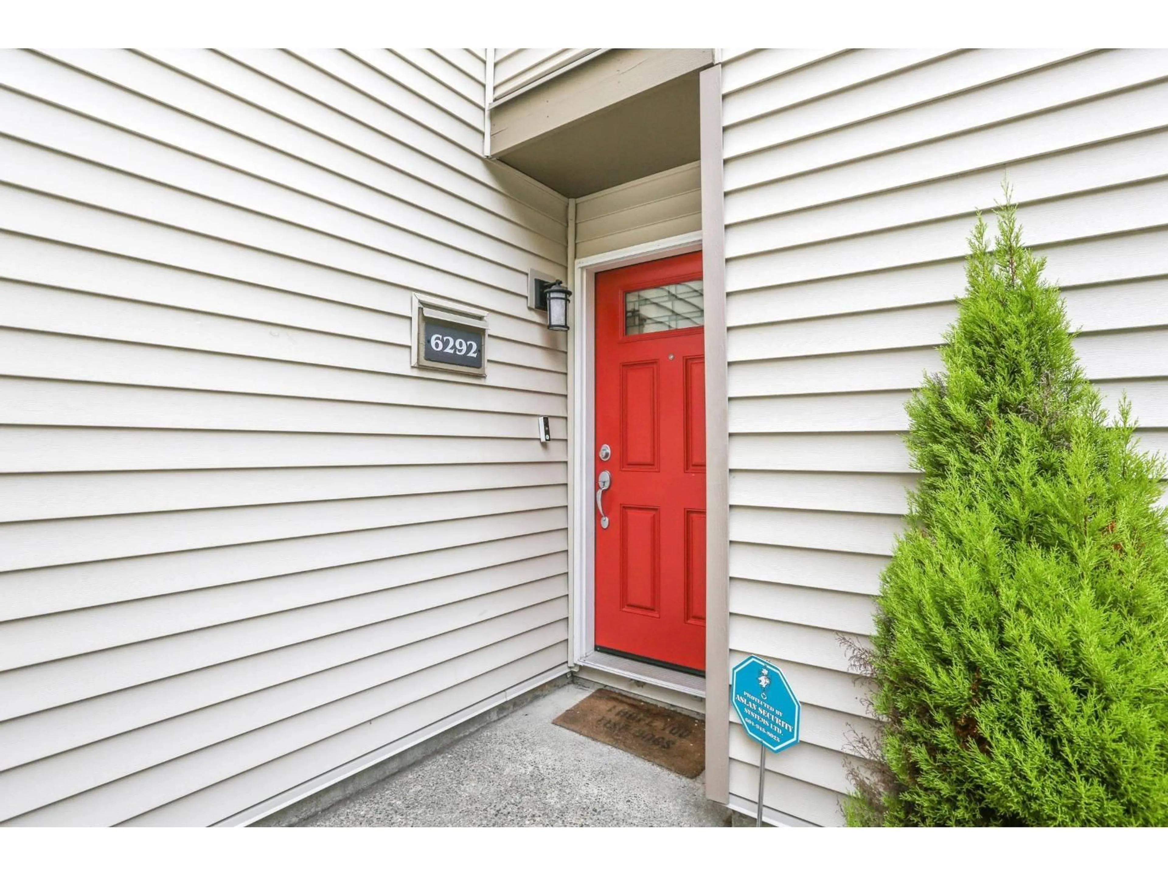 Indoor entryway for 6292 W GREENSIDE, Surrey British Columbia V3S5M8