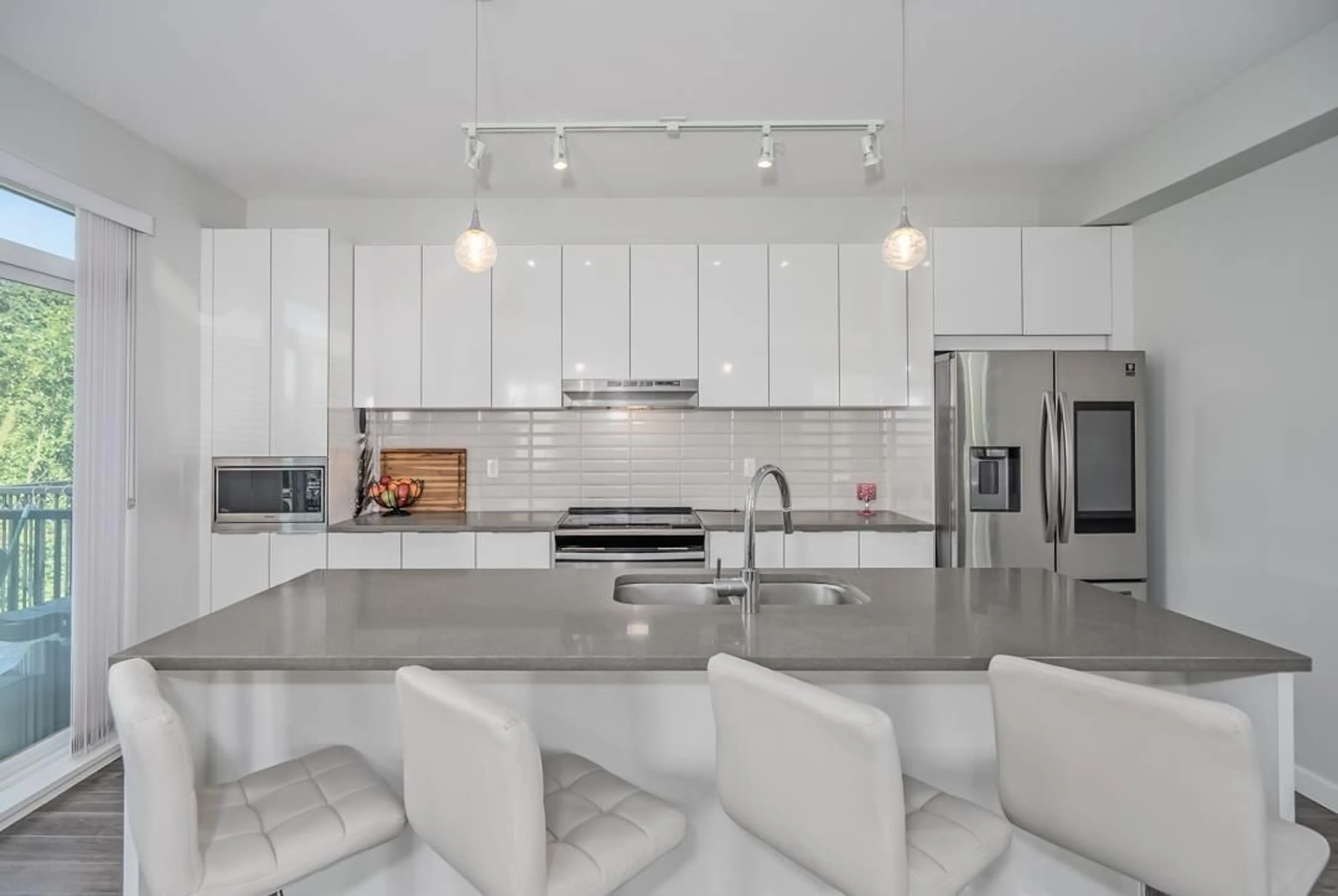 Contemporary kitchen, ceramic/tile floor for 143 - 30930 WESTRIDGE, Abbotsford British Columbia V2T0H6