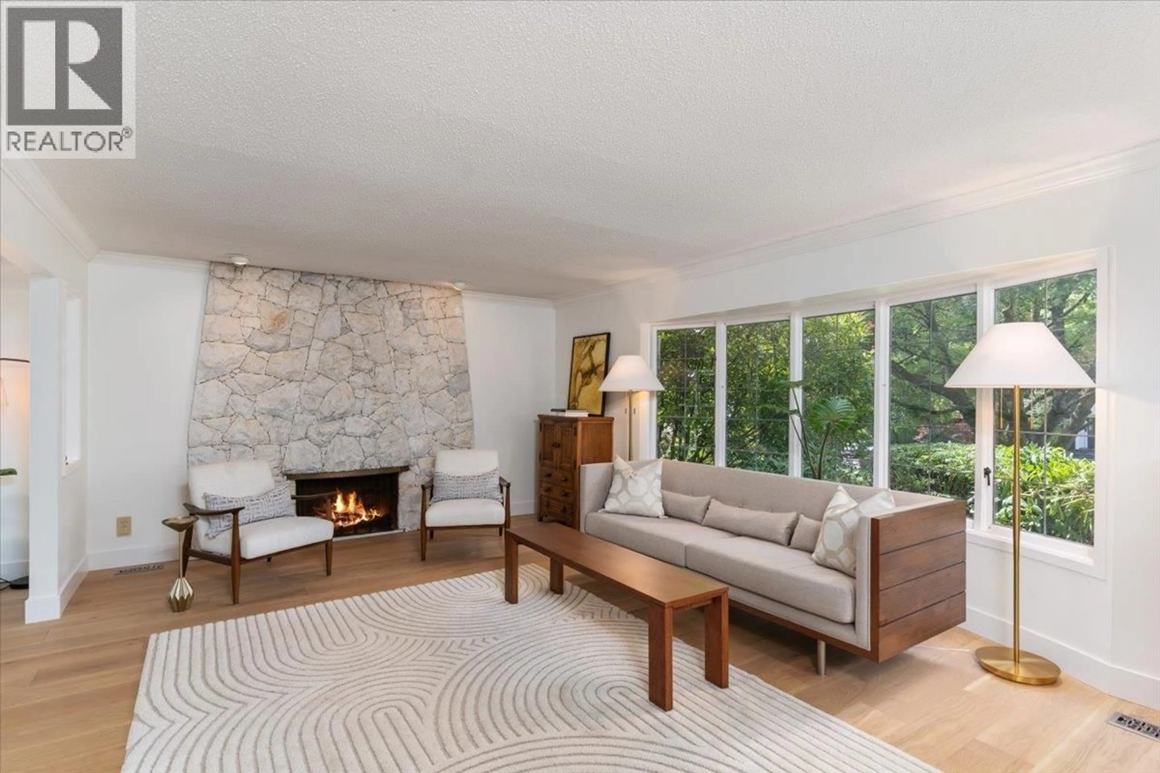Living room with furniture, unknown for 5446 CLIFFRIDGE AVENUE, North Vancouver British Columbia V7R4M4