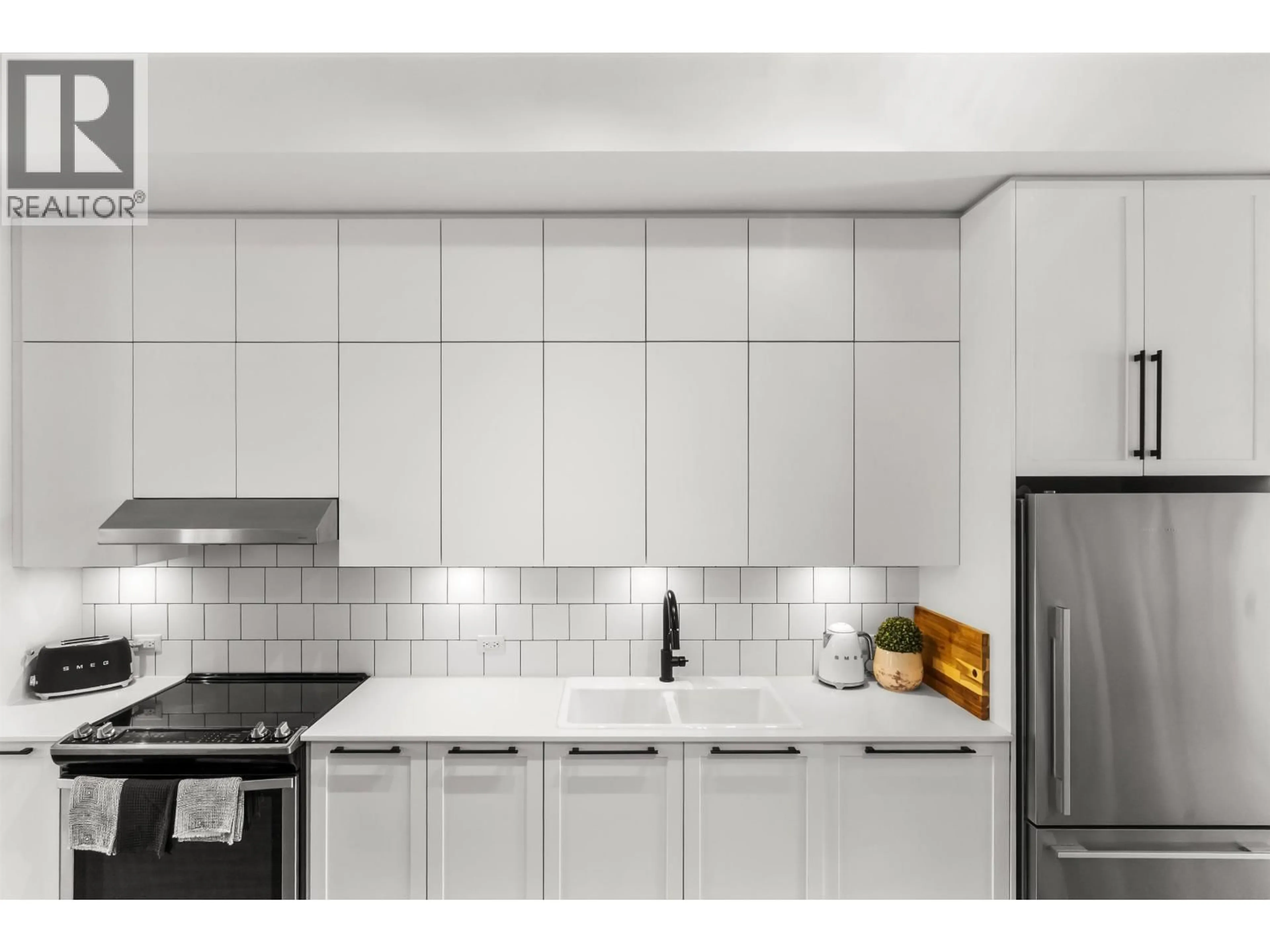 Standard kitchen, ceramic/tile floor for 58 - 4638 ORCA WAY, Tsawwassen British Columbia V4M0C2