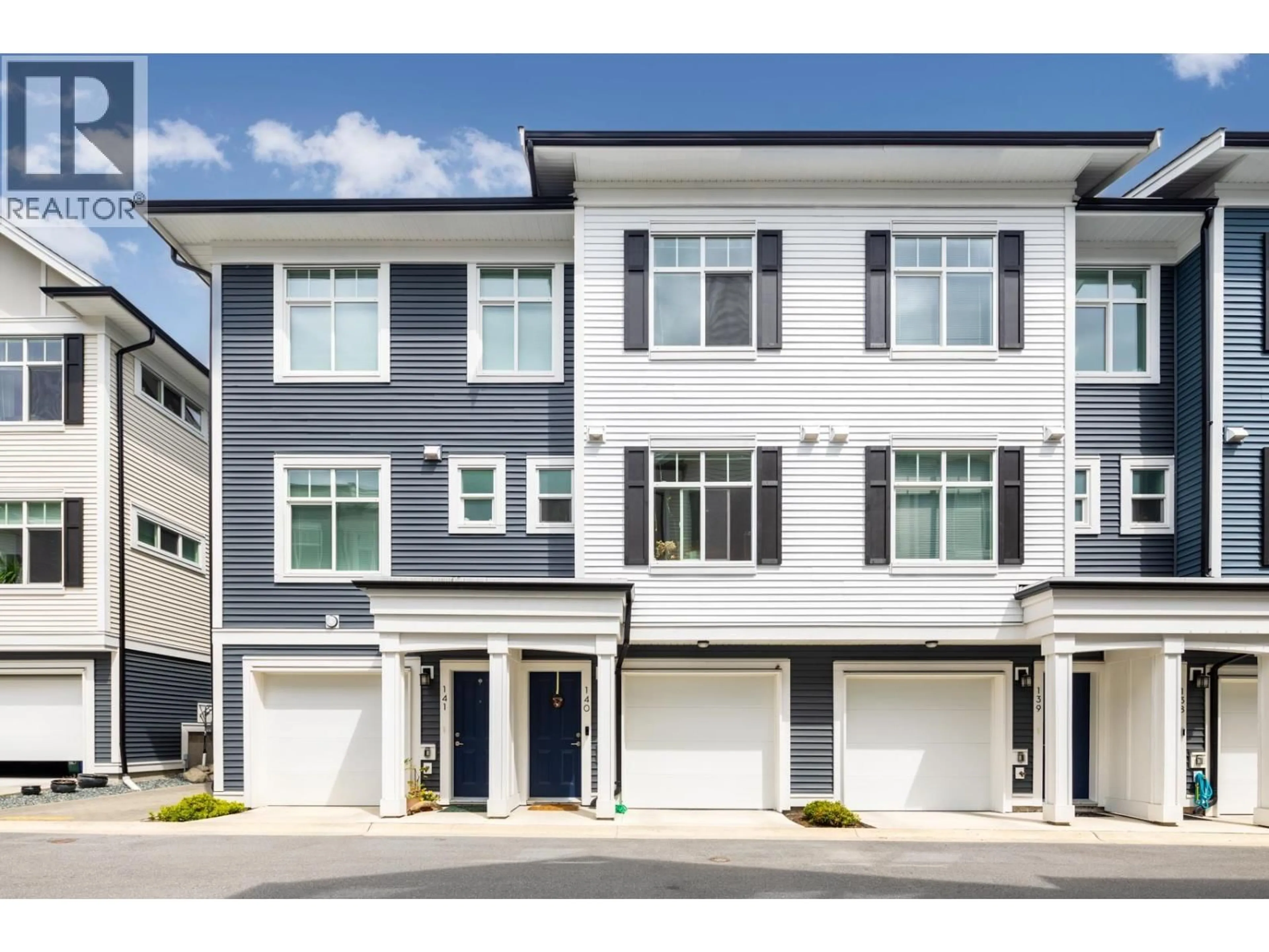 Home with vinyl exterior material, street for 140 - 3565 BAYCREST AVENUE, Coquitlam British Columbia V3B2W7