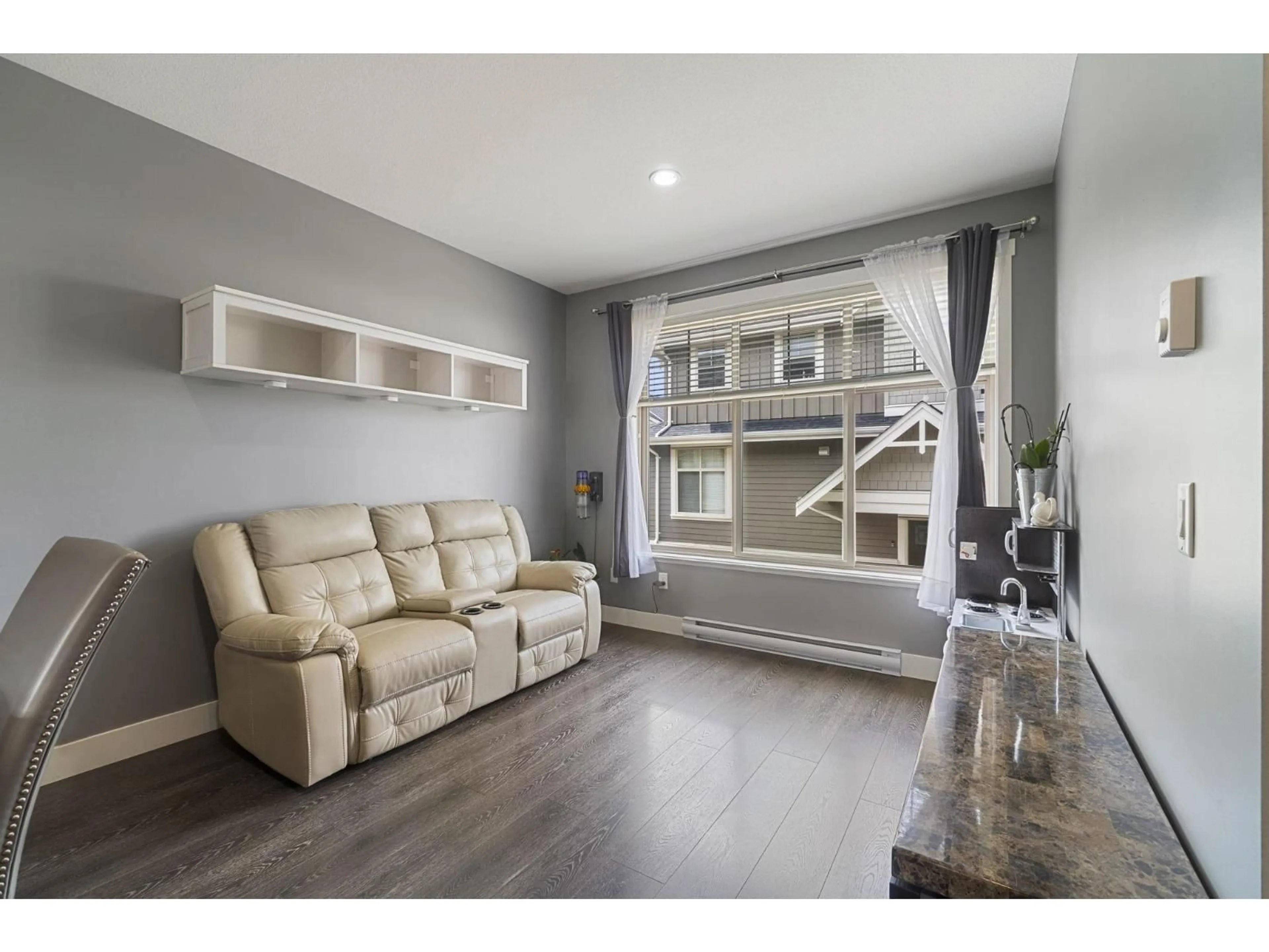 Living room with furniture, unknown for 104 - 19525 73, Surrey British Columbia V4N6L7