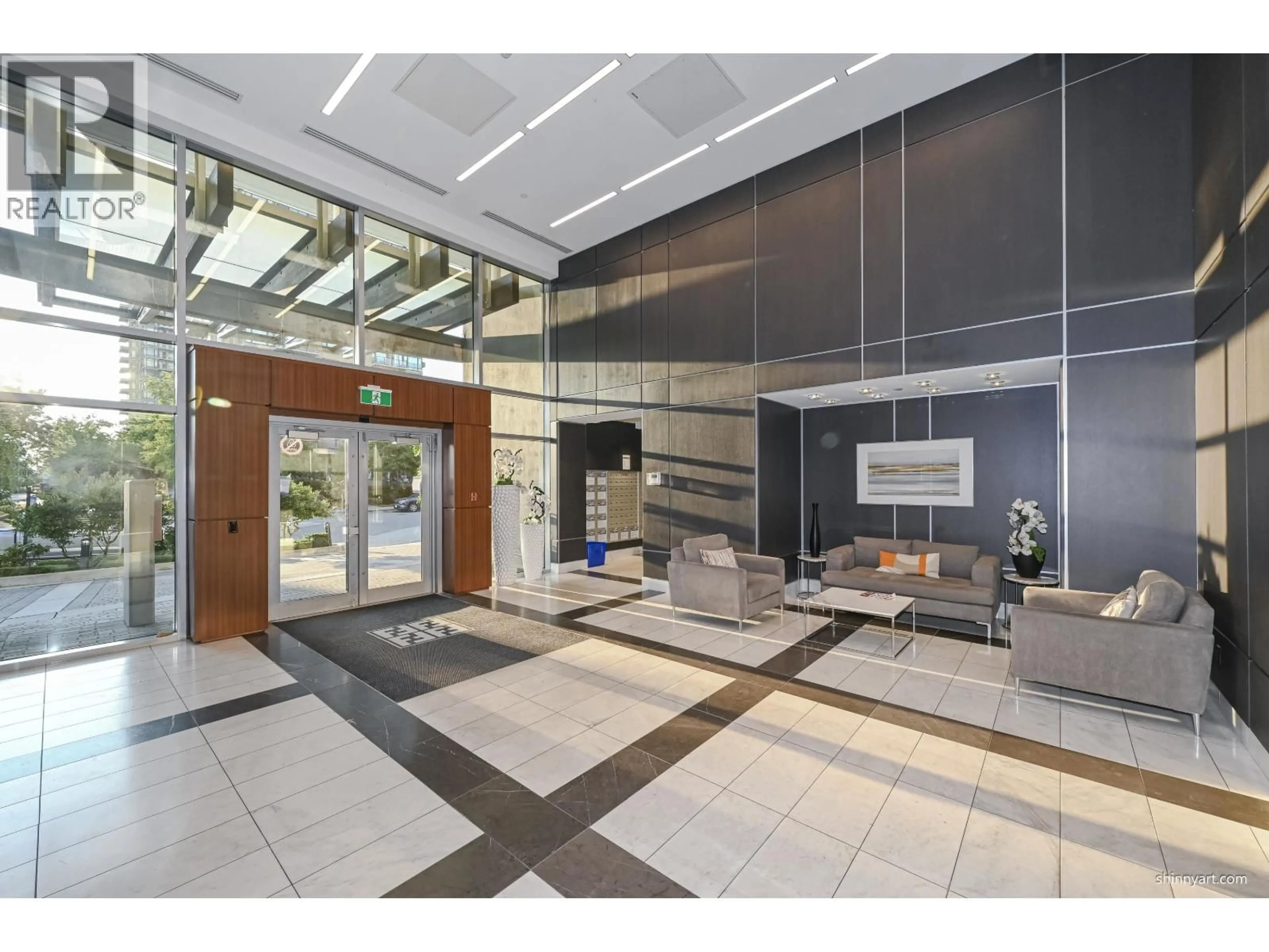 Indoor foyer for 1808 - 2388 MADISON AVENUE, Burnaby British Columbia V5C0K8