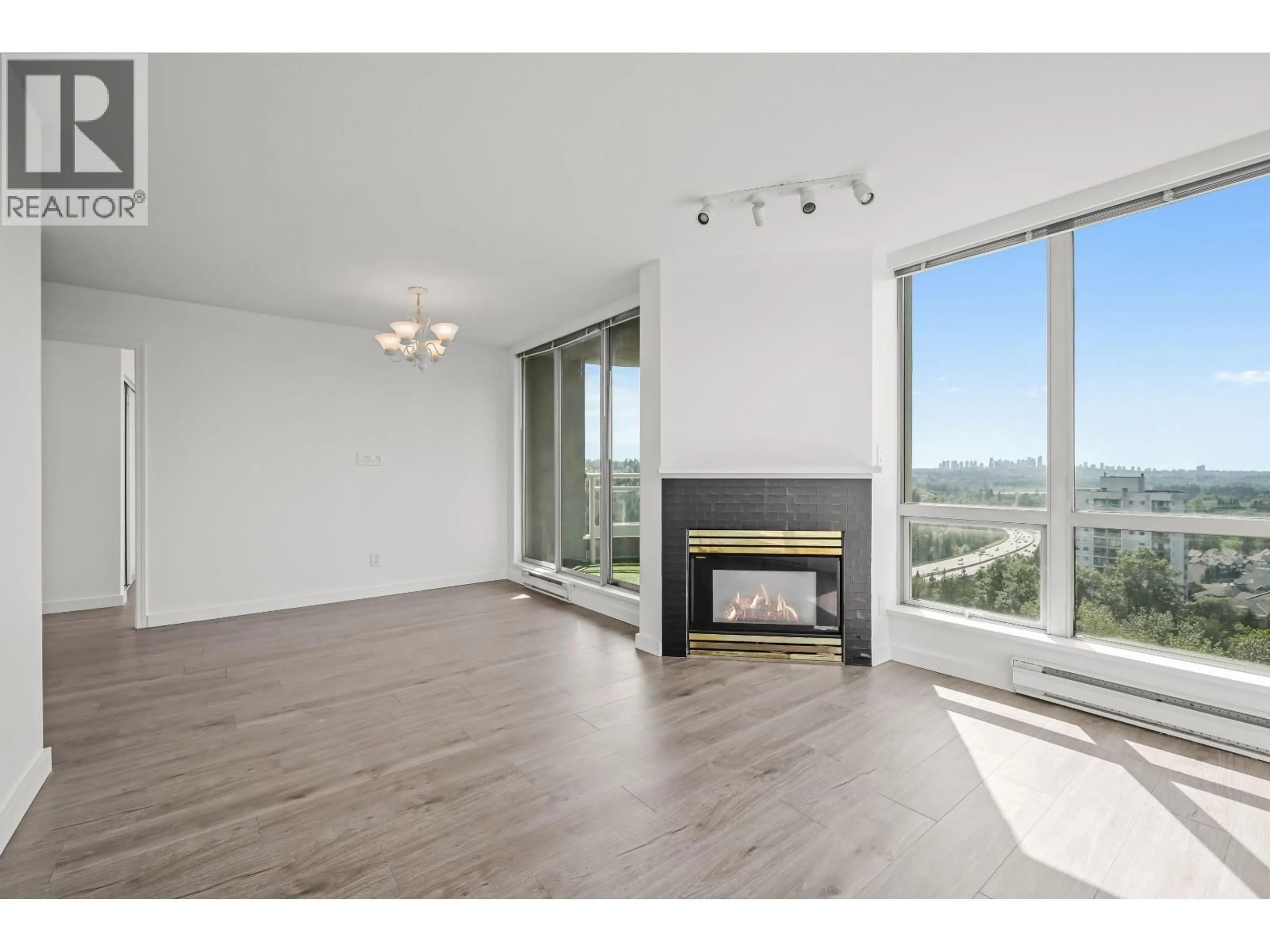 Unknown for 2305 - 9603 MANCHESTER DRIVE, Burnaby British Columbia V3N4Y7