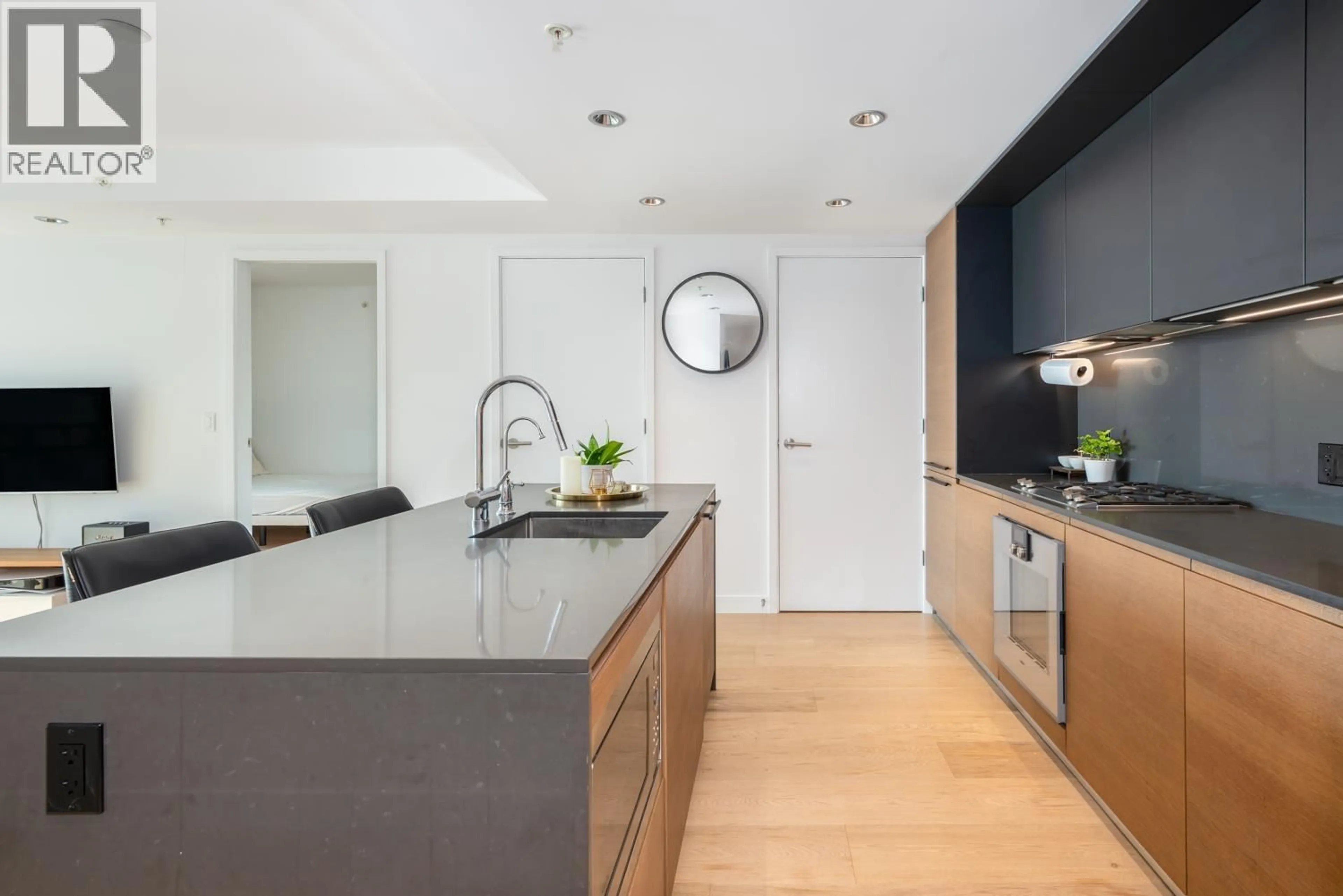 Contemporary kitchen, unknown for 1212 - 1289 HORNBY STREET, Vancouver British Columbia V6Z0G7