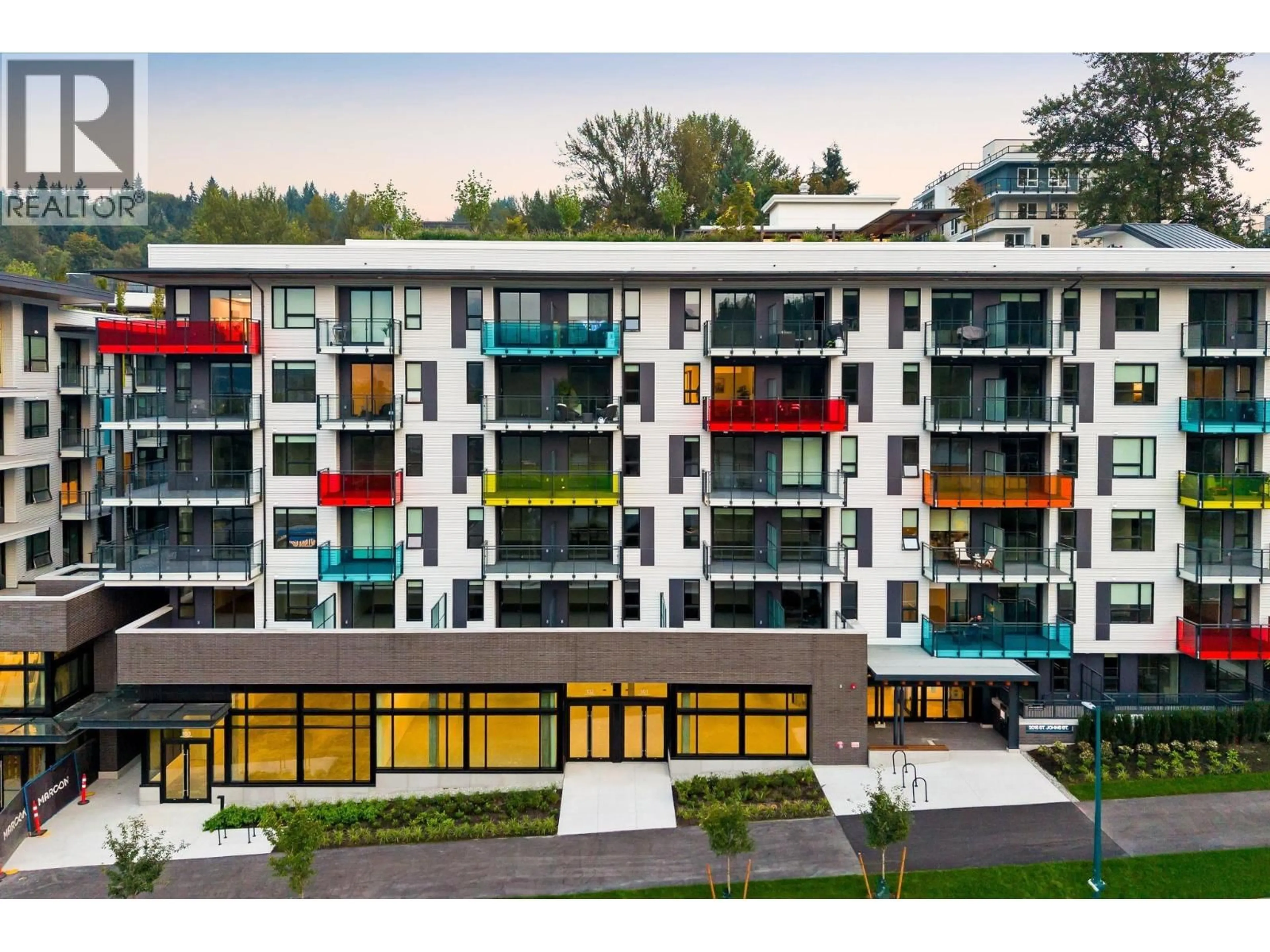 A pic from outside/outdoor area/front of a property/back of a property/a pic from drone, unknown for 412 - 2015 ST. JOHNS STREET, Port Moody British Columbia V3H0N5