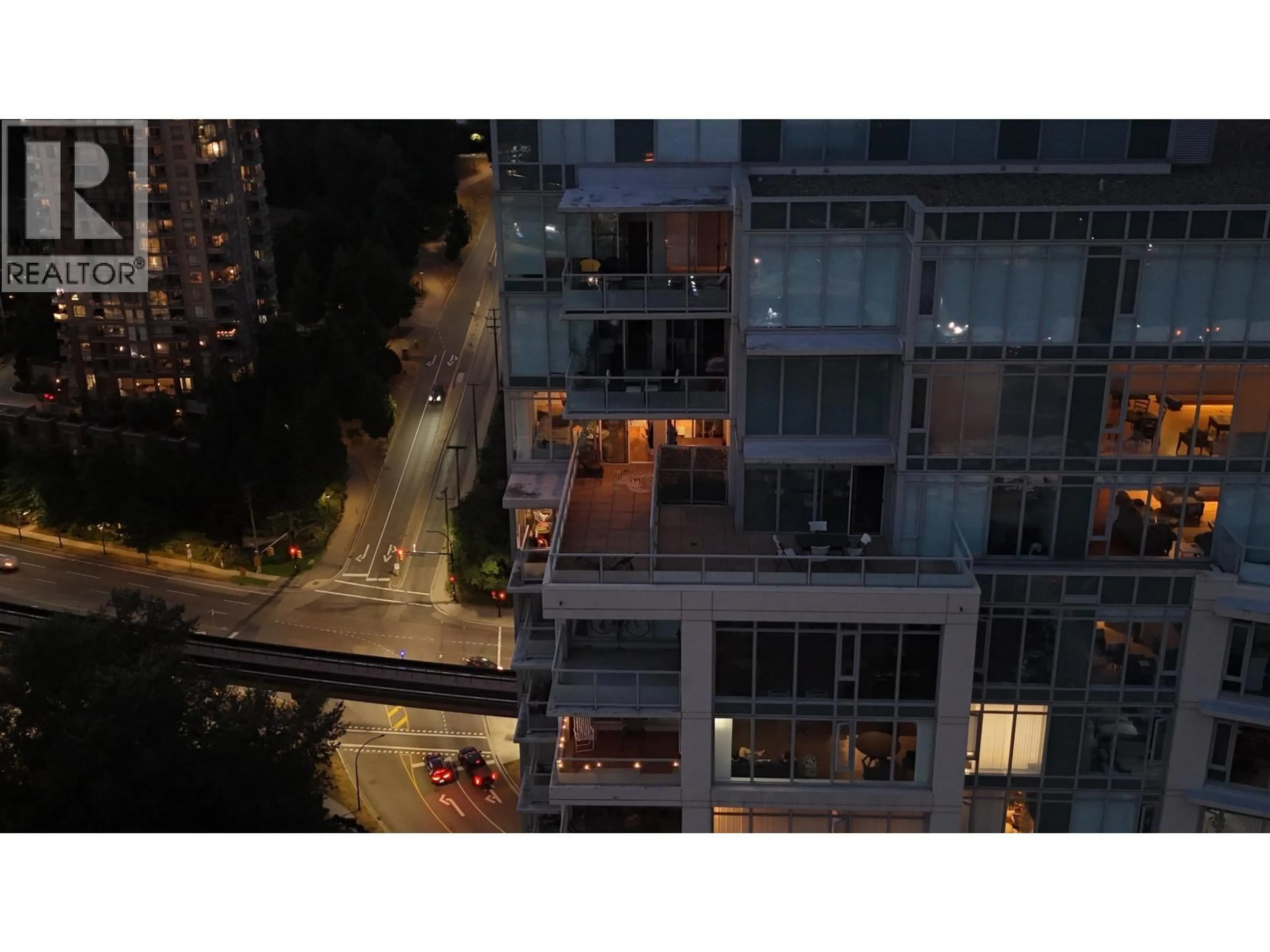 A pic from outside/outdoor area/front of a property/back of a property/a pic from drone, city buildings view from balcony for 3103 - 2133 DOUGLAS ROAD, Burnaby British Columbia V5C0E9