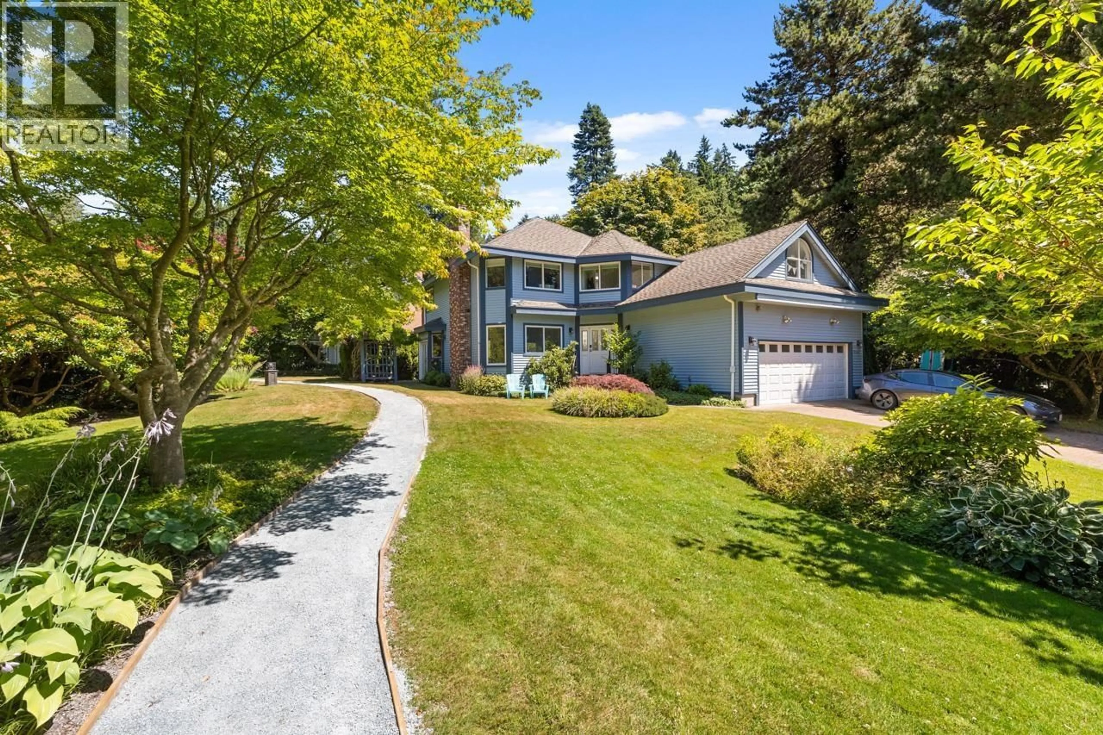 A pic from outside/outdoor area/front of a property/back of a property/a pic from drone, street for 6755 DUFFERIN AVENUE, West Vancouver British Columbia V7W3B7