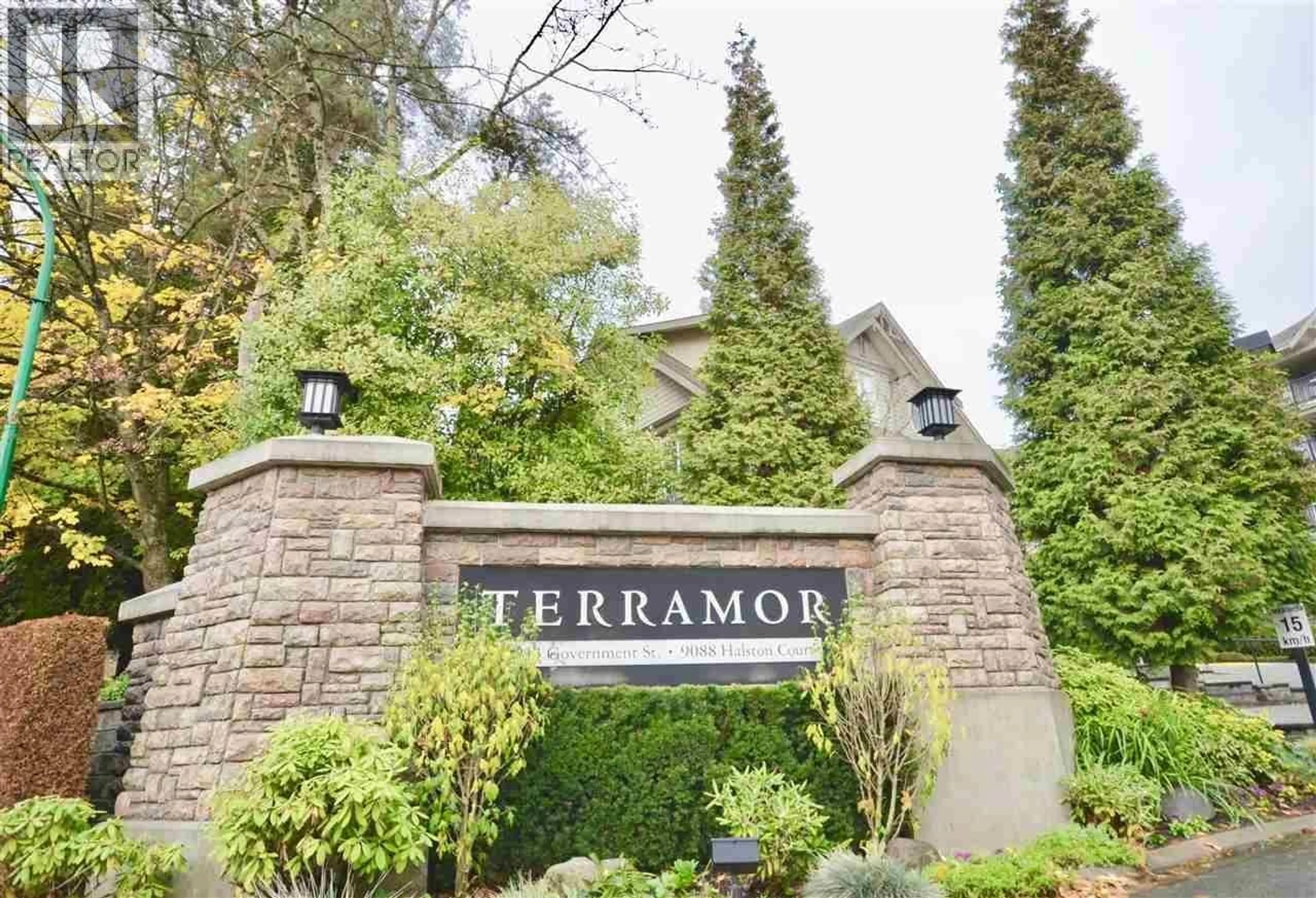 Indoor foyer for 167 - 9133 GOVERNMENT STREET, Burnaby British Columbia V3N0B1