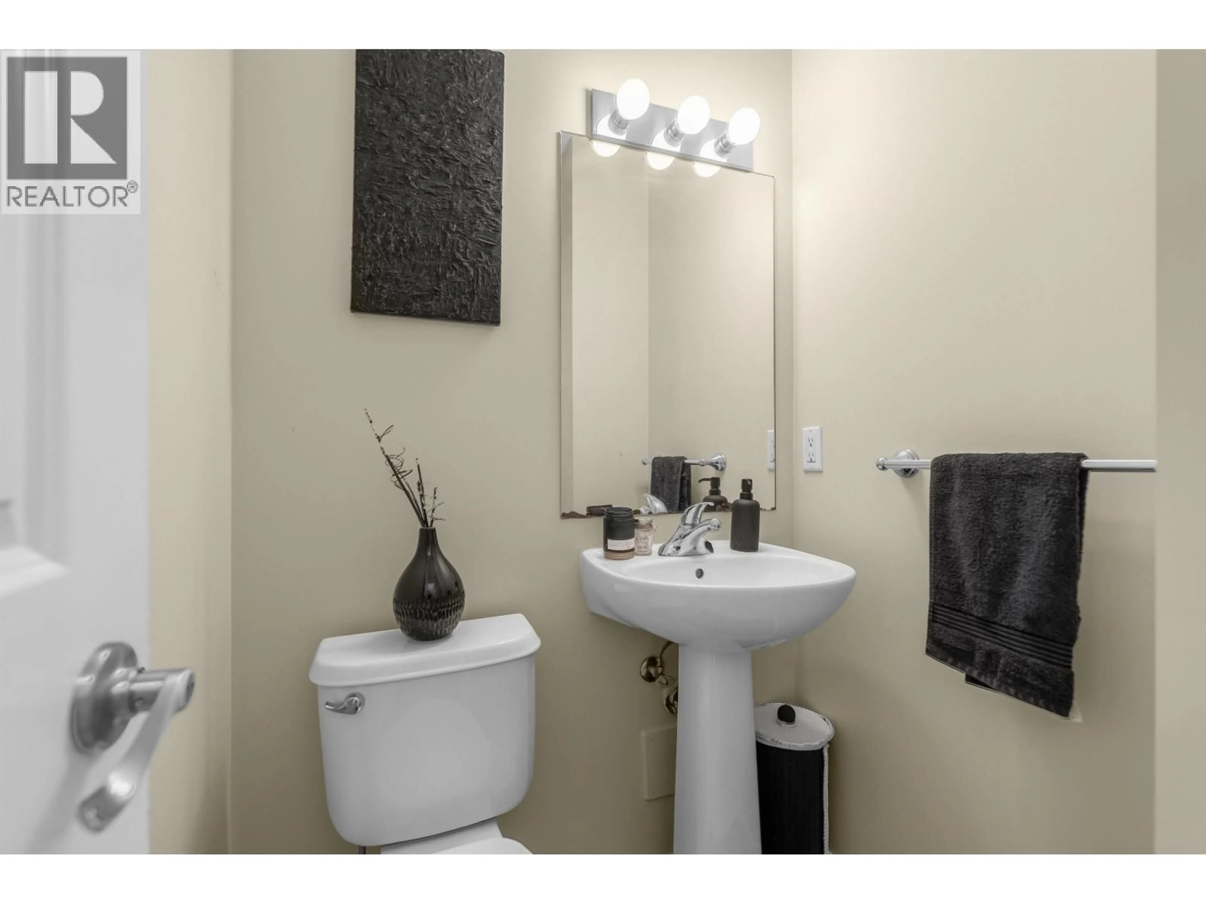 Standard bathroom, unknown for 167 - 9133 GOVERNMENT STREET, Burnaby British Columbia V3N0B1