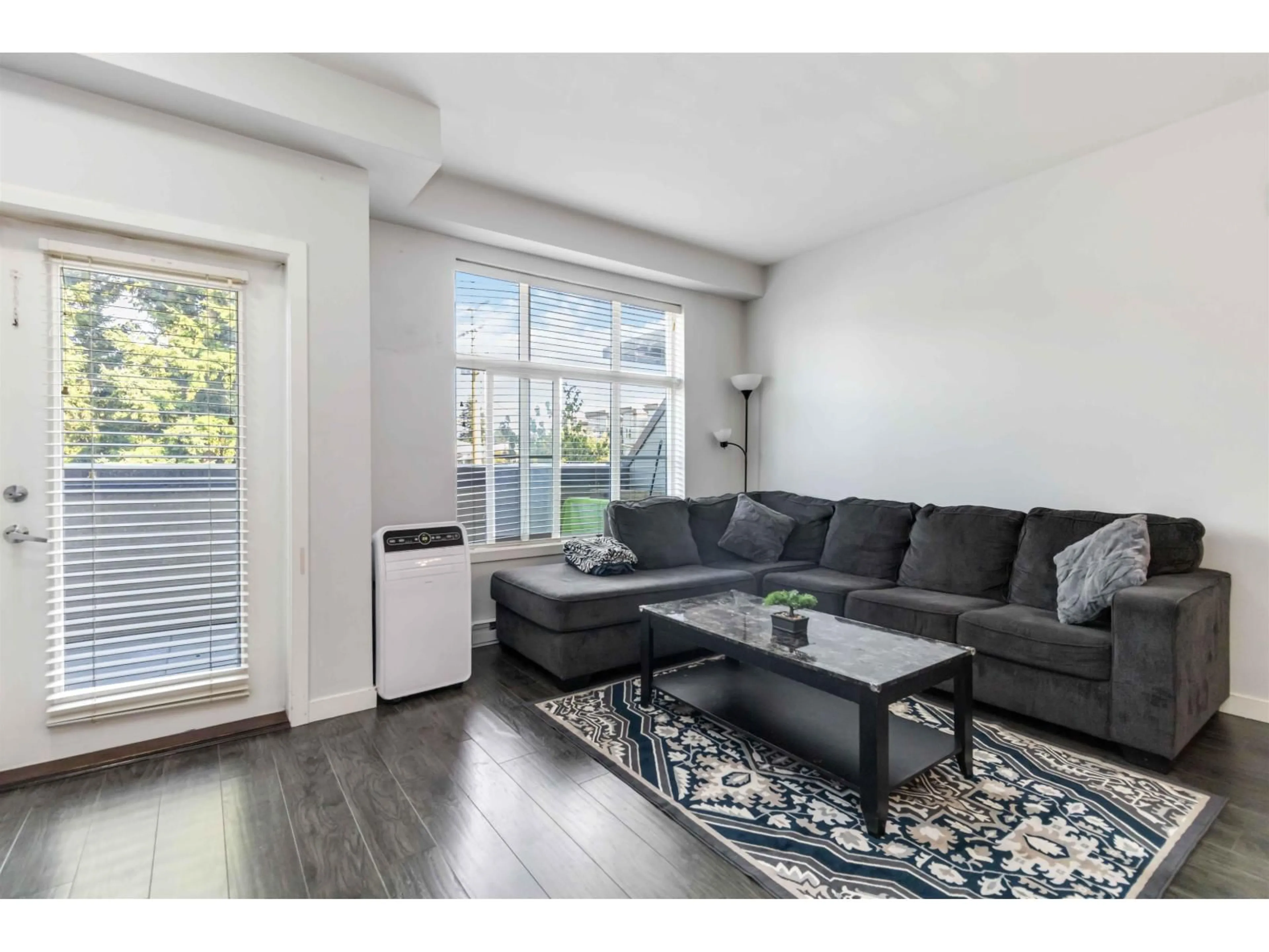 Living room with furniture, unknown for 230 - 32095 HILLCREST, Abbotsford British Columbia V2T1S3