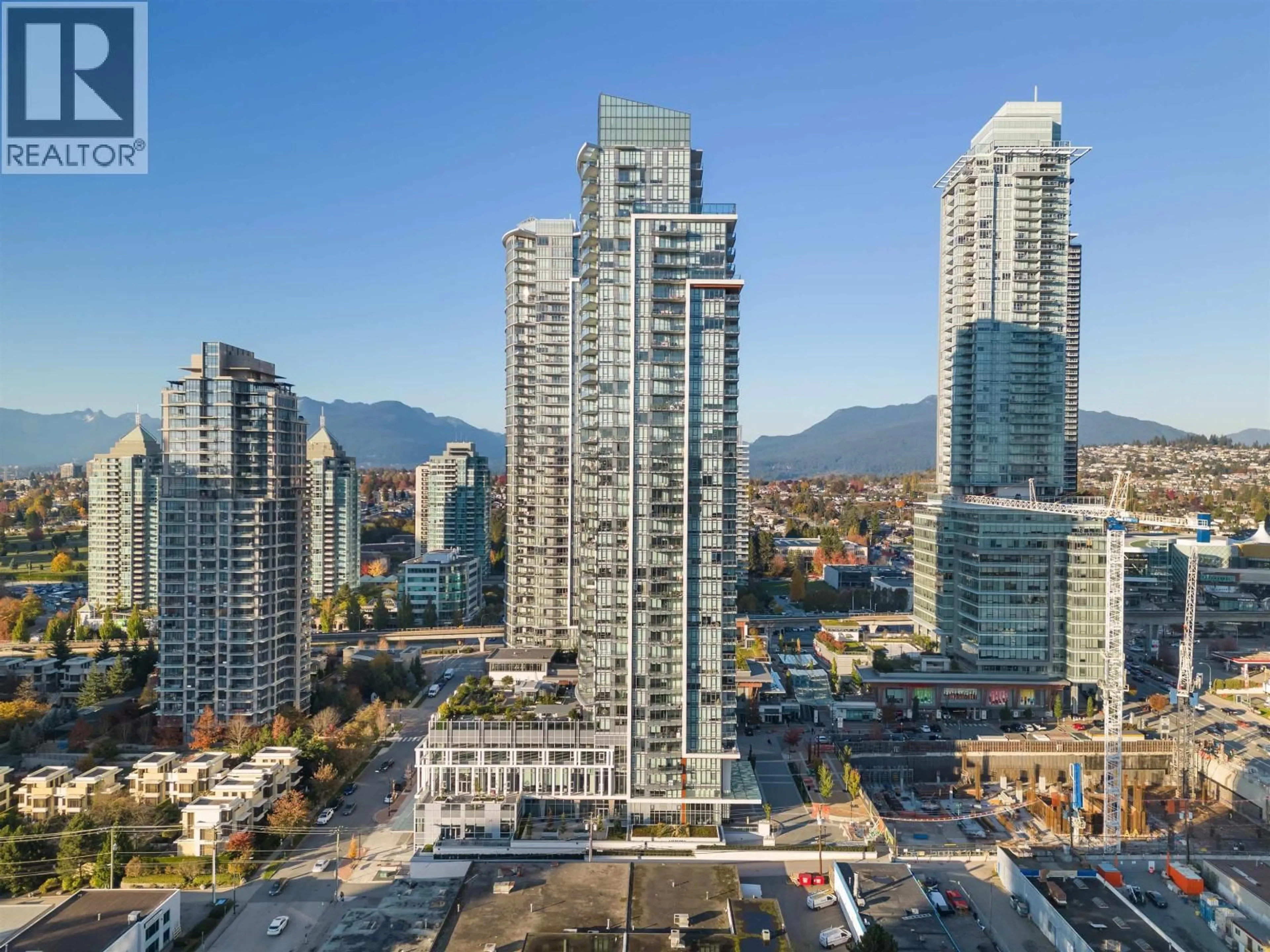 A pic from outside/outdoor area/front of a property/back of a property/a pic from drone, city buildings view from balcony for 1808 - 2085 SKYLINE COURT, Burnaby British Columbia V5C0M6