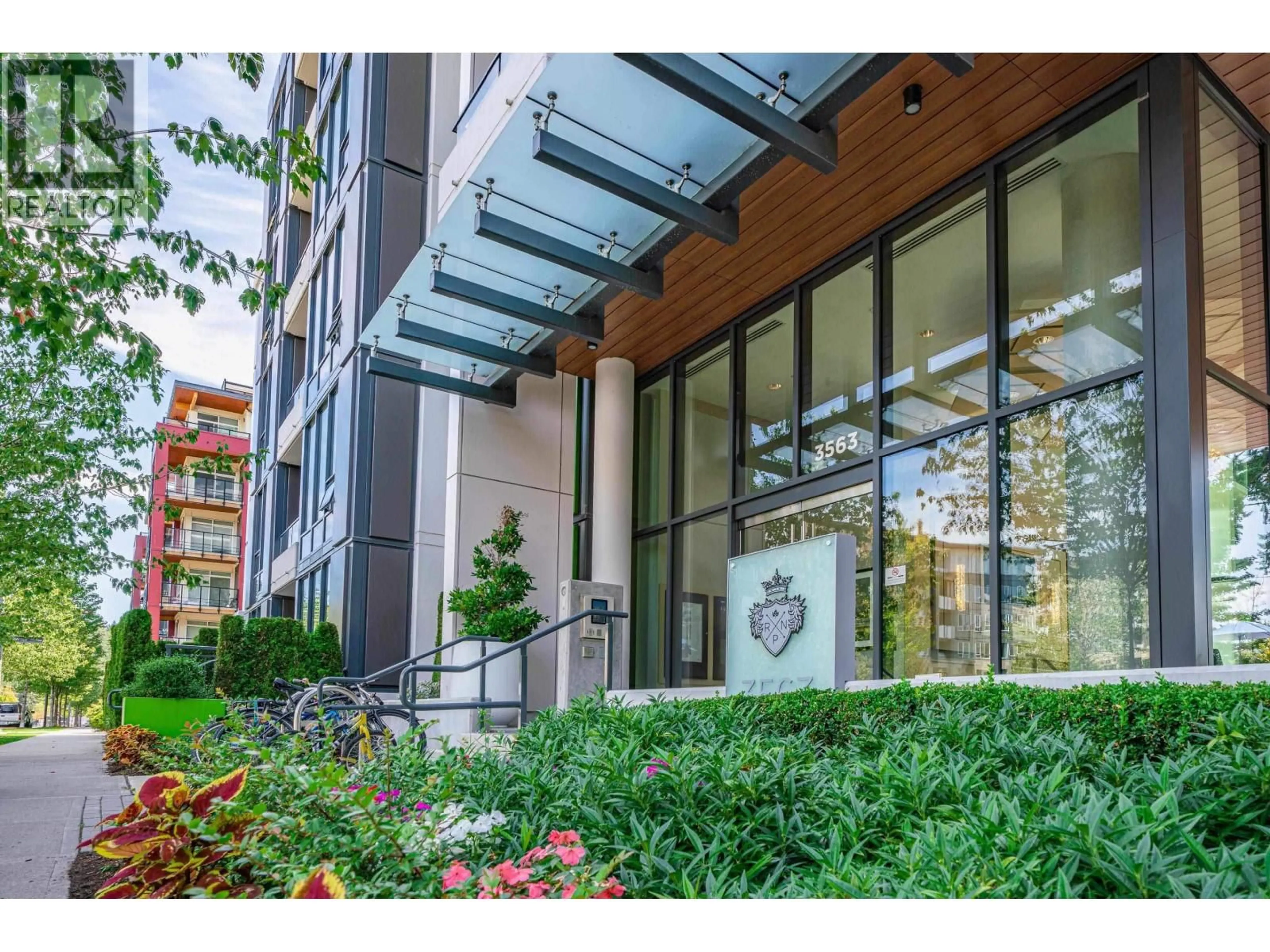Indoor foyer for 423 - 3563 ROSS DRIVE, Vancouver British Columbia V6S0L3