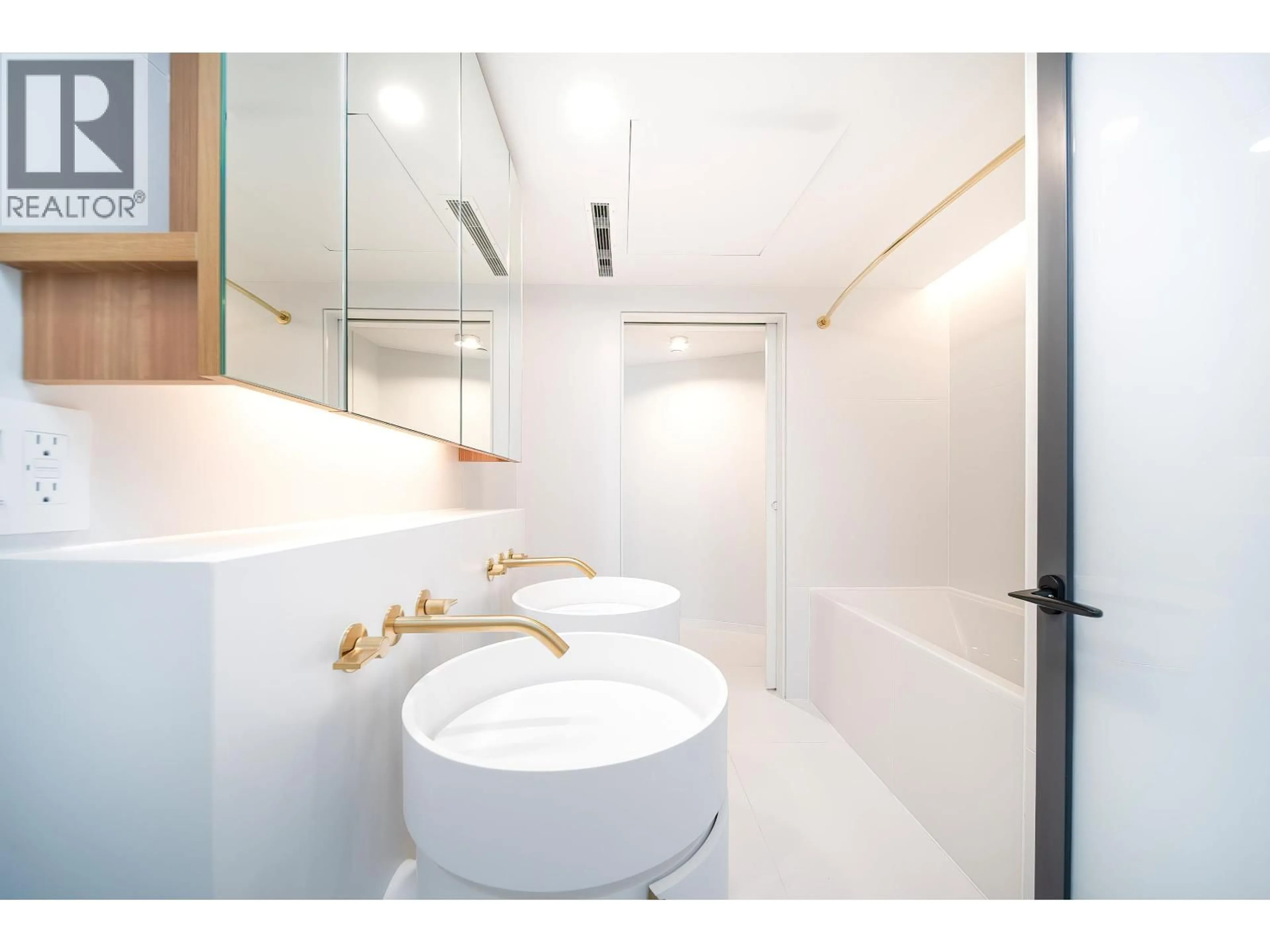 Standard bathroom, ceramic/tile floor for 1703 - 1033 NELSON STREET, Vancouver British Columbia V6E0E5