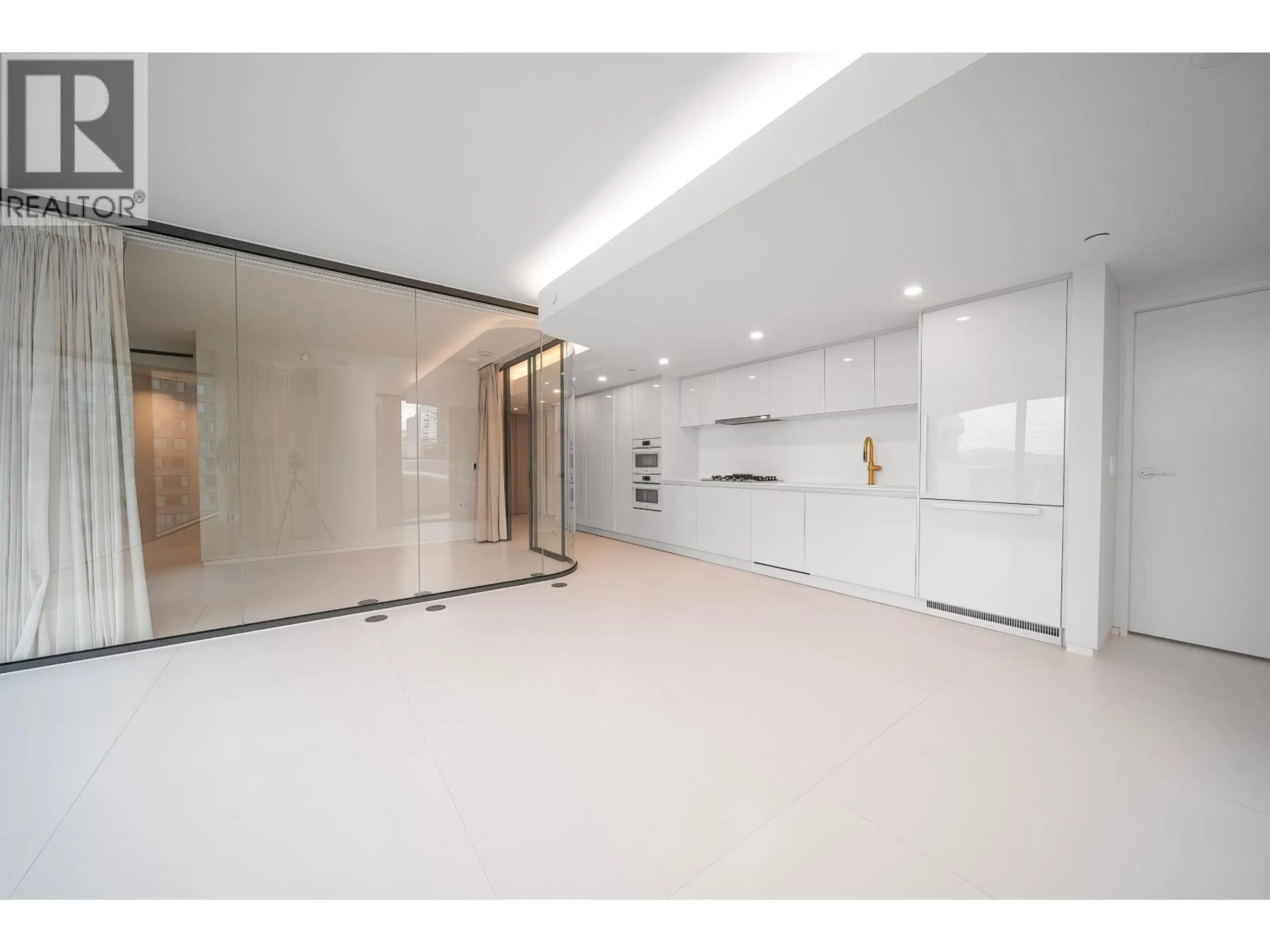 Indoor foyer for 1703 - 1033 NELSON STREET, Vancouver British Columbia V6E0E5