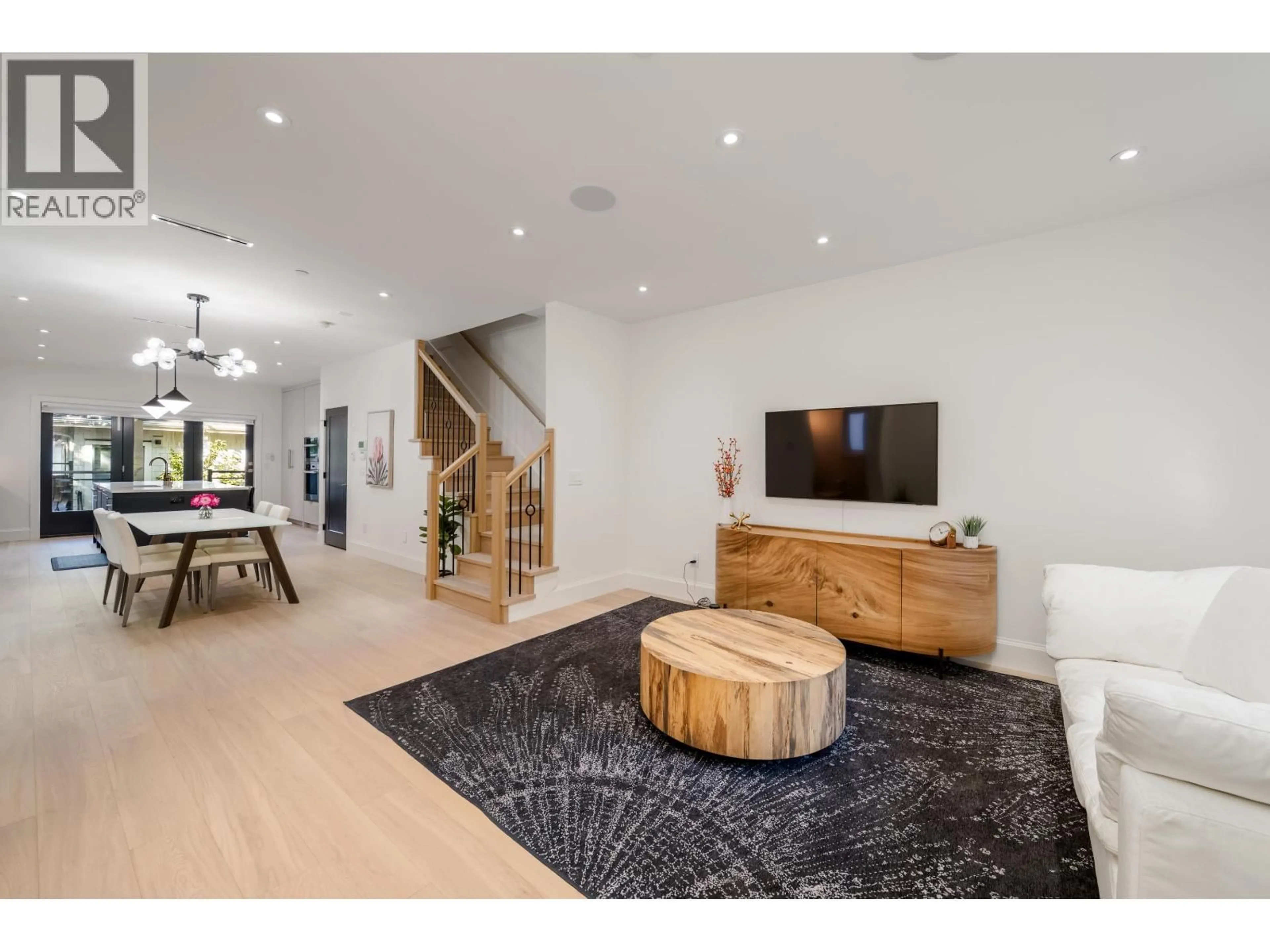 Unknown for 3783 27TH AVENUE, Vancouver British Columbia V6S1R2