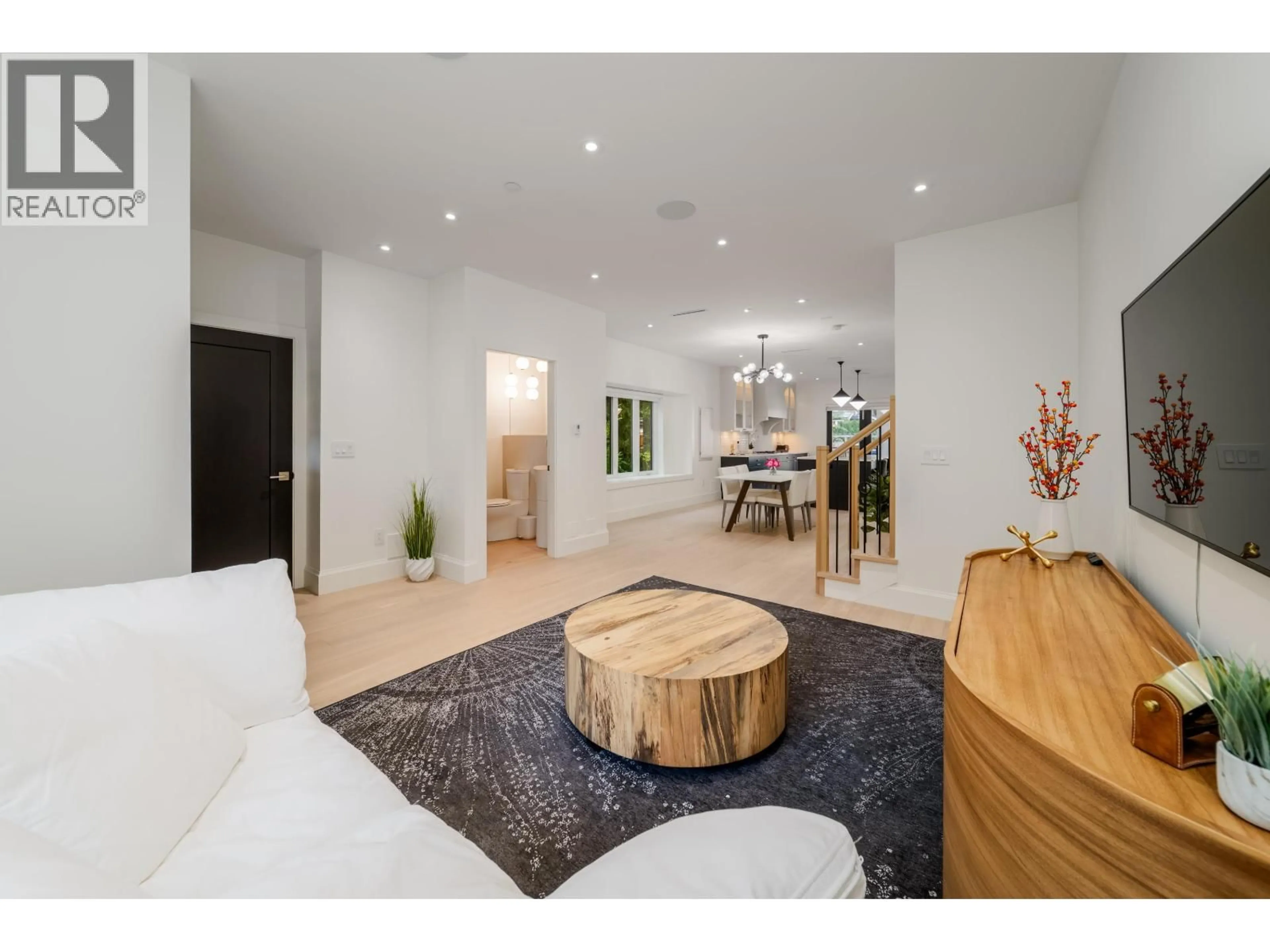 Unknown for 3783 27TH AVENUE, Vancouver British Columbia V6S1R2