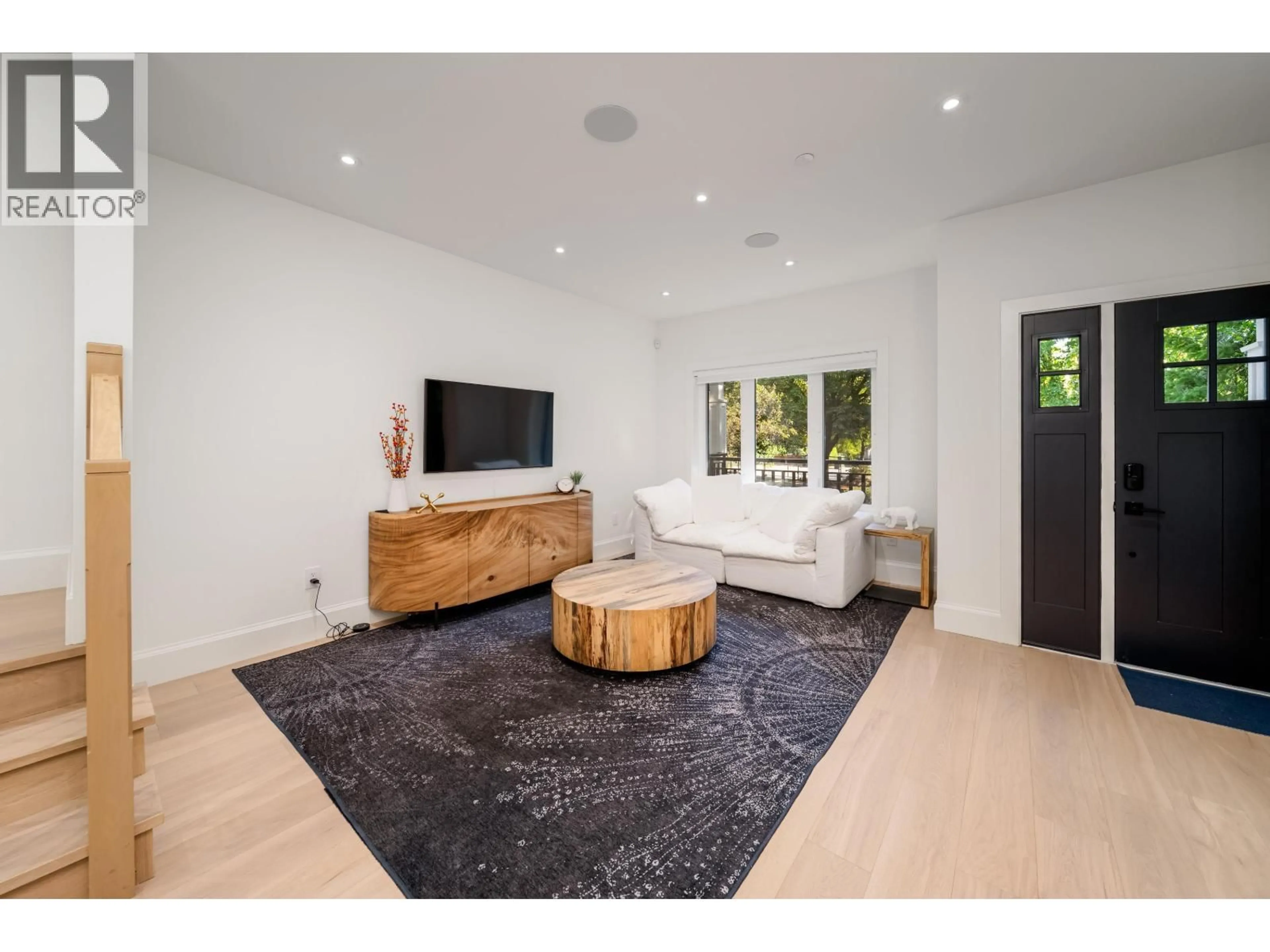 Unknown for 3783 27TH AVENUE, Vancouver British Columbia V6S1R2
