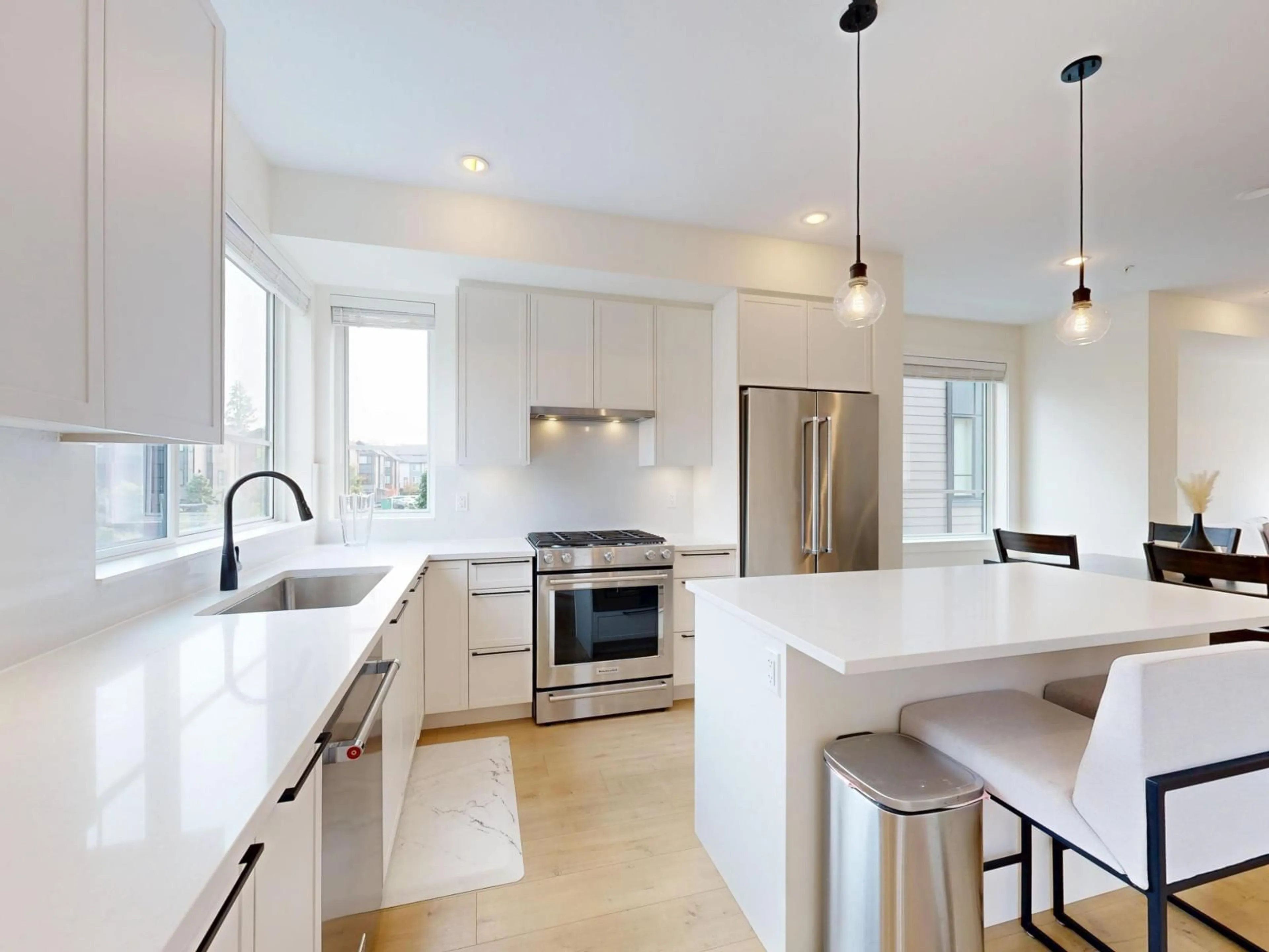 Contemporary kitchen, ceramic/tile floor for 56 - 19897 75A, Langley British Columbia V2Y3S2