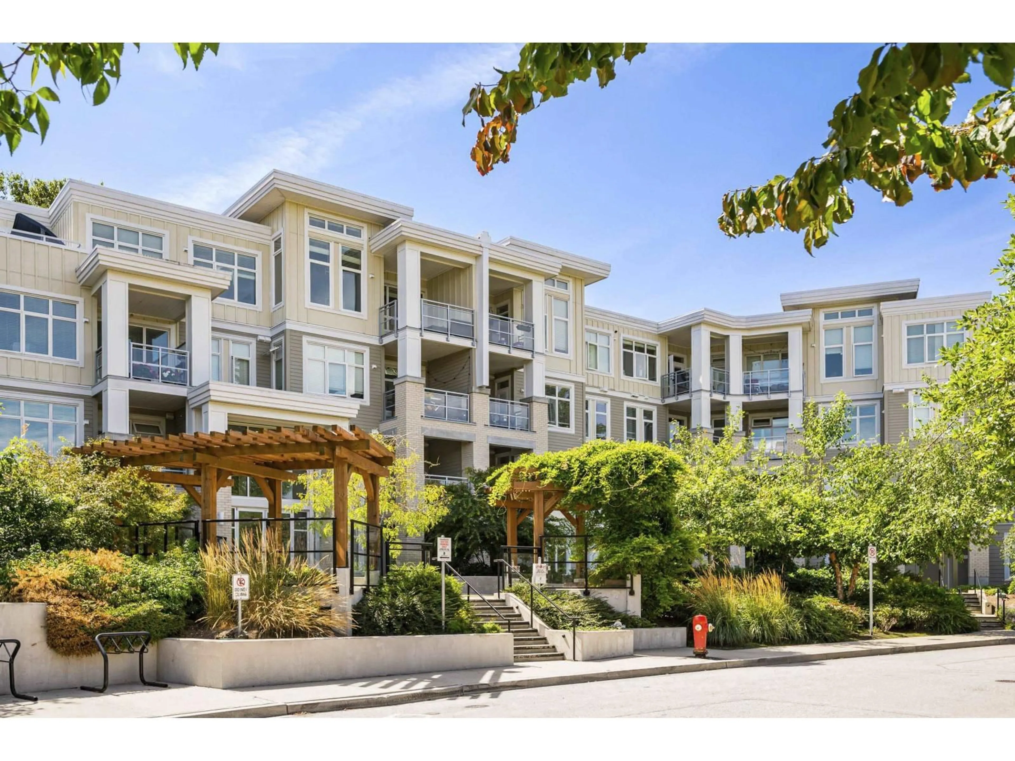 Unknown for 420 - 15436 31 AVE, Surrey British Columbia V3Z1H3