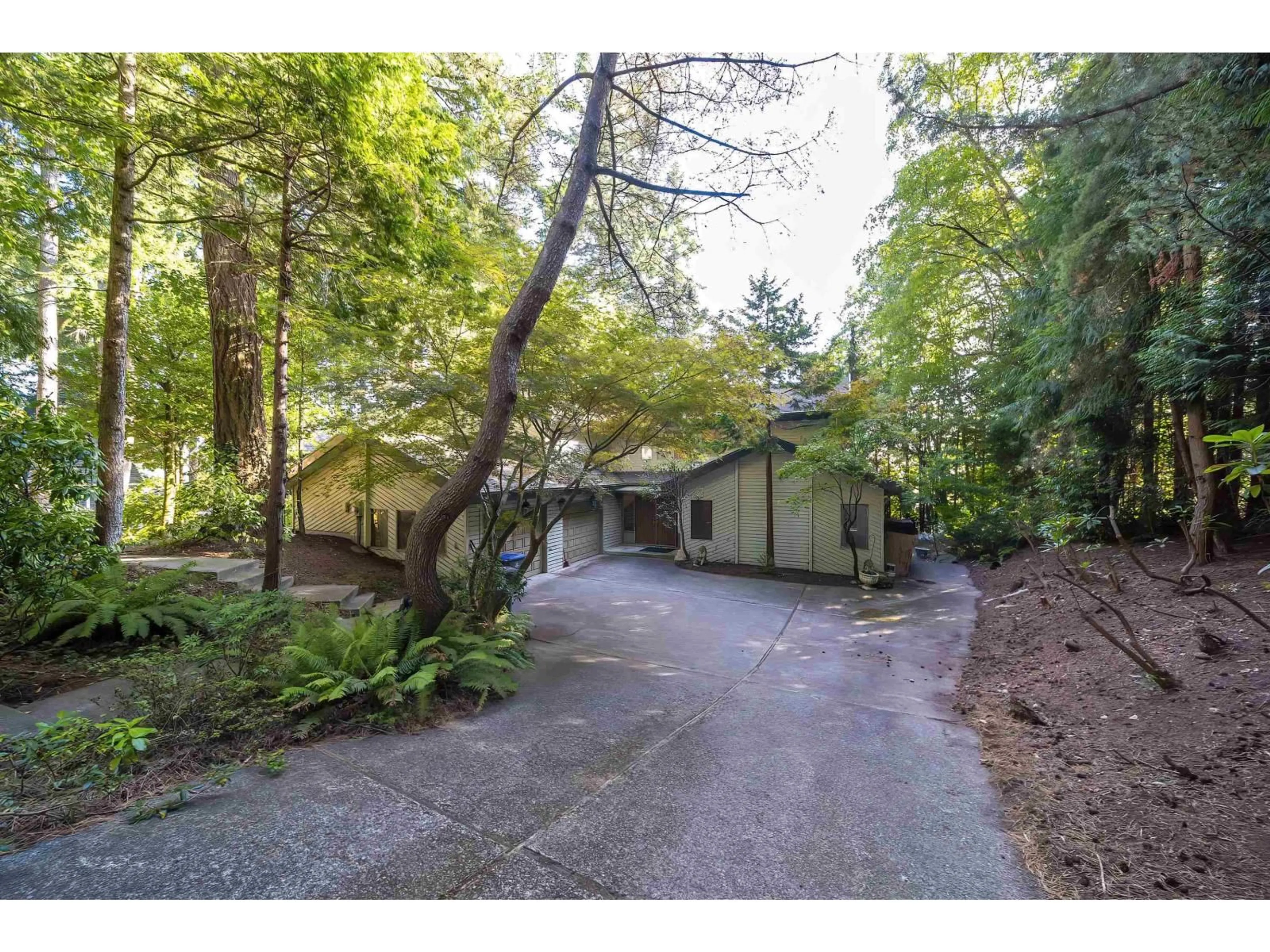 A pic from outside/outdoor area/front of a property/back of a property/a pic from drone, unknown for 5242 STATION, Surrey British Columbia V3X3C4