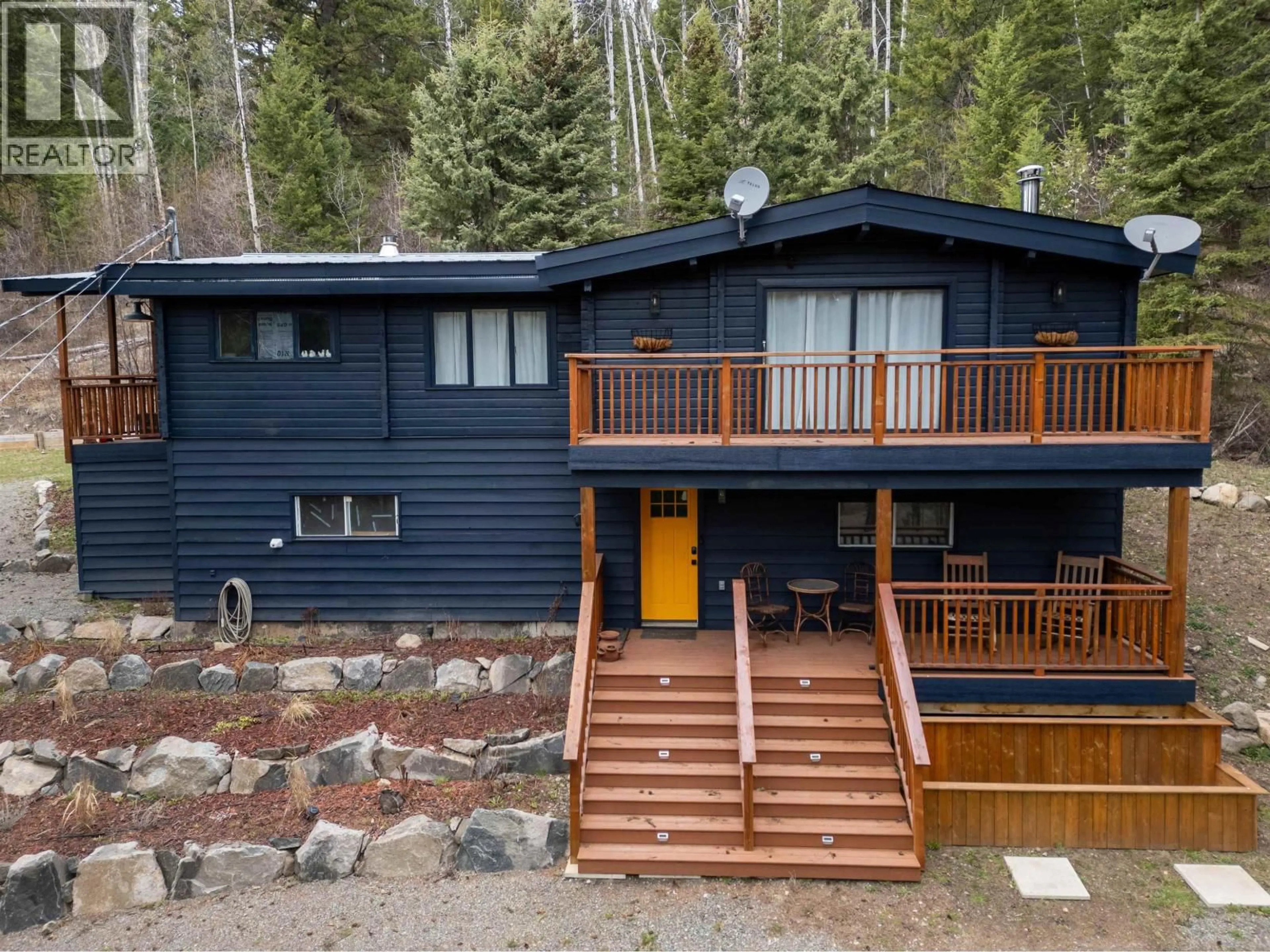 A pic from outside/outdoor area/front of a property/back of a property/a pic from drone, unknown for 6062 MAHOOD LAKE ROAD, Deka Lake / Sulphurous / Hathaway Lakes British Columbia V0K1X3