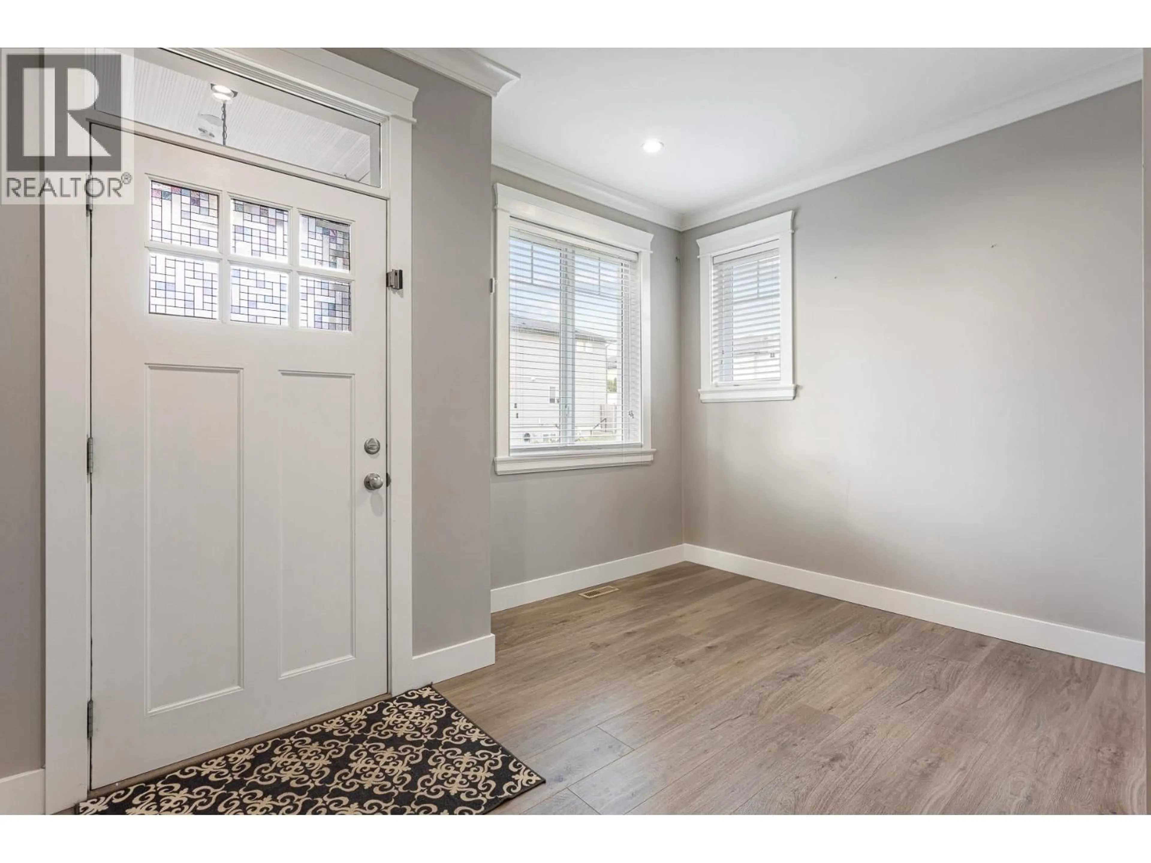 Indoor entryway for 20417 HARTNELL AVENUE, Maple Ridge British Columbia V2X2Z5