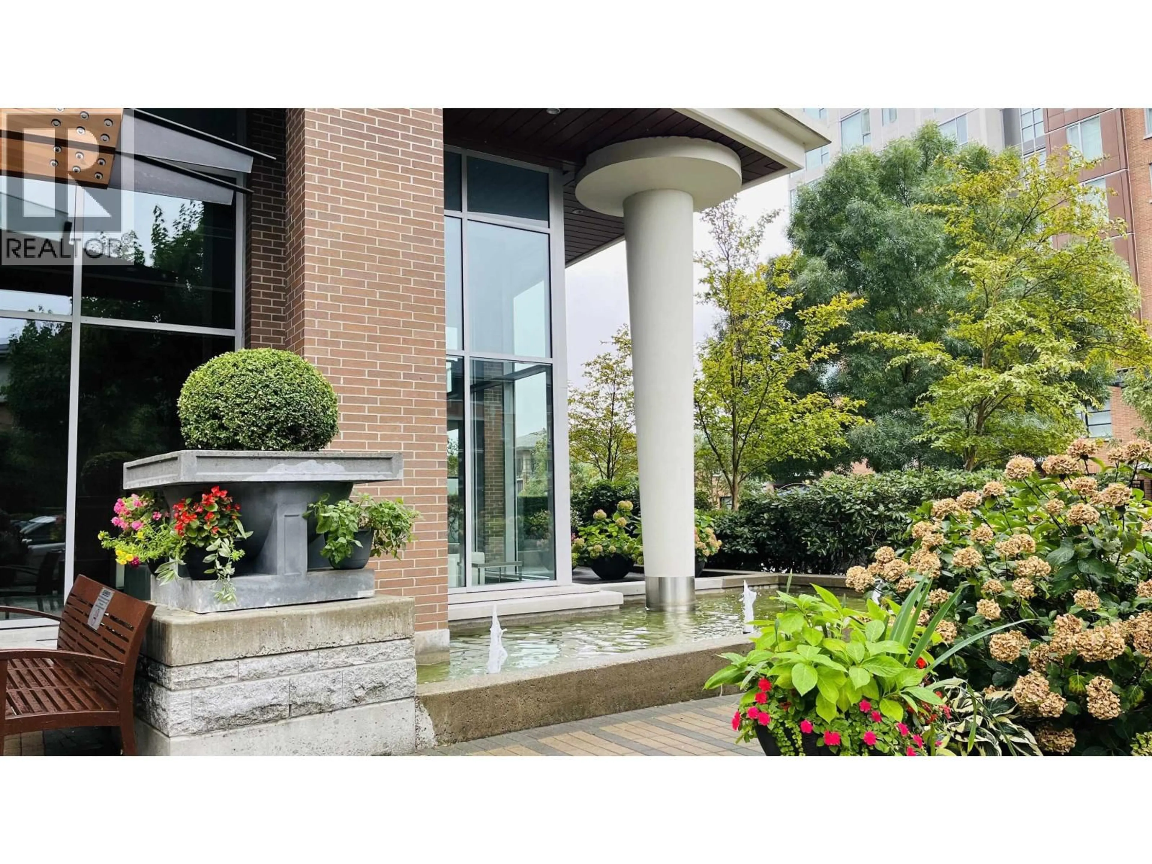 Indoor foyer for 602 - 3102 WINDSOR GATE, Coquitlam British Columbia V3B0J3