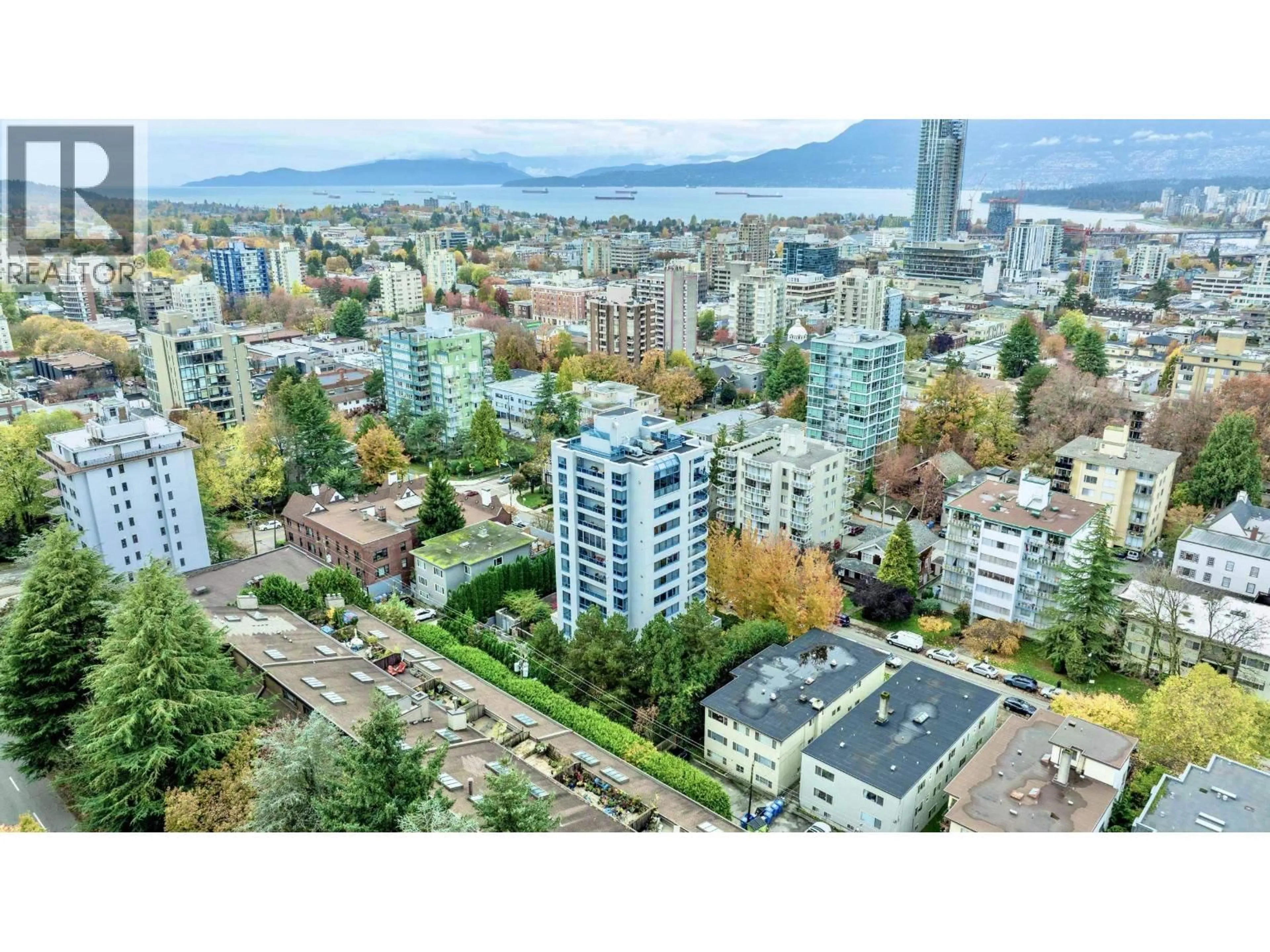 A pic from outside/outdoor area/front of a property/back of a property/a pic from drone, city buildings view from balcony for 6 - 1350 14TH AVENUE, Vancouver British Columbia V6H1R1