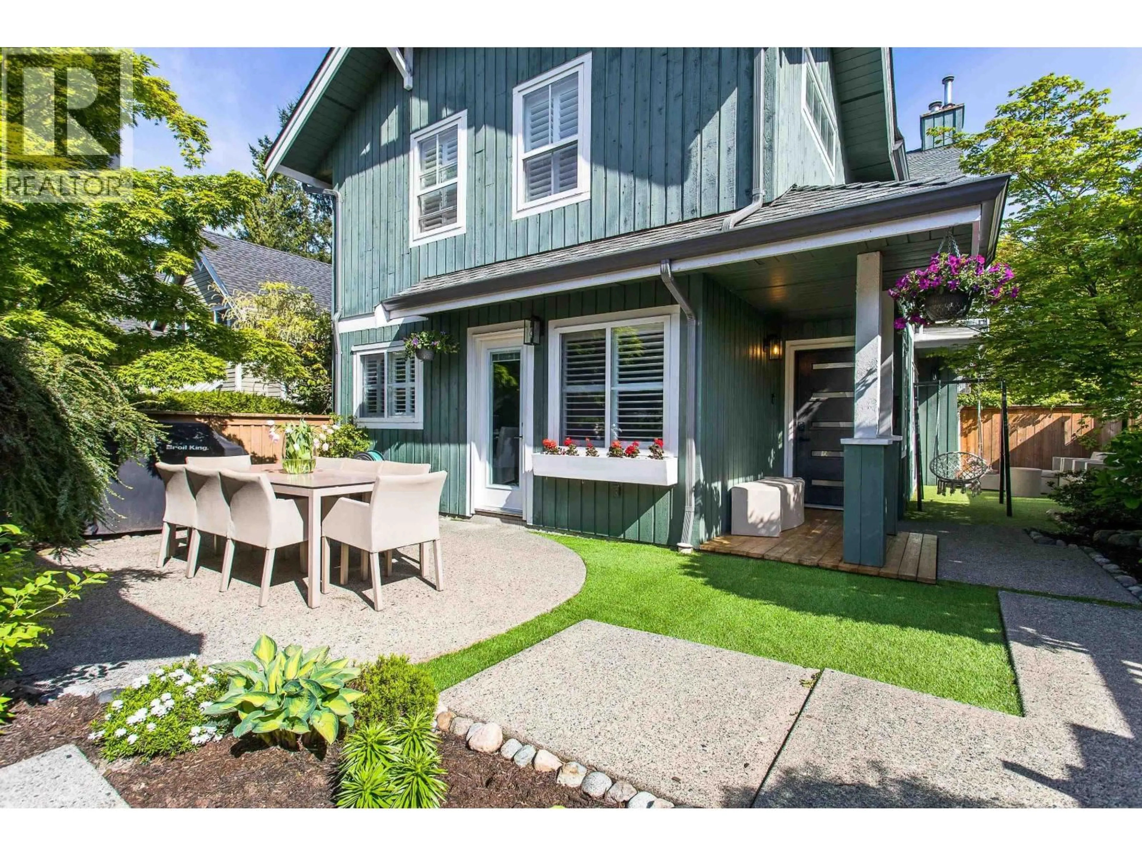 Patio, street for 1645 ST. ANDREWS AVENUE, North Vancouver British Columbia V7L2V8